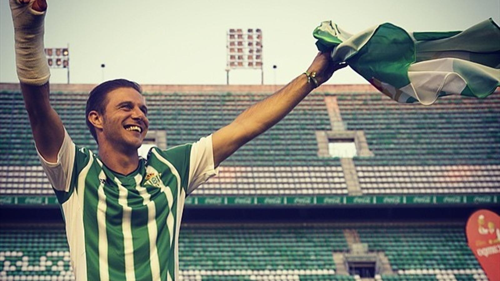 1600x900 Joaquin's Back: The Soul Of Real Betis Returns 2015 2016, Desktop