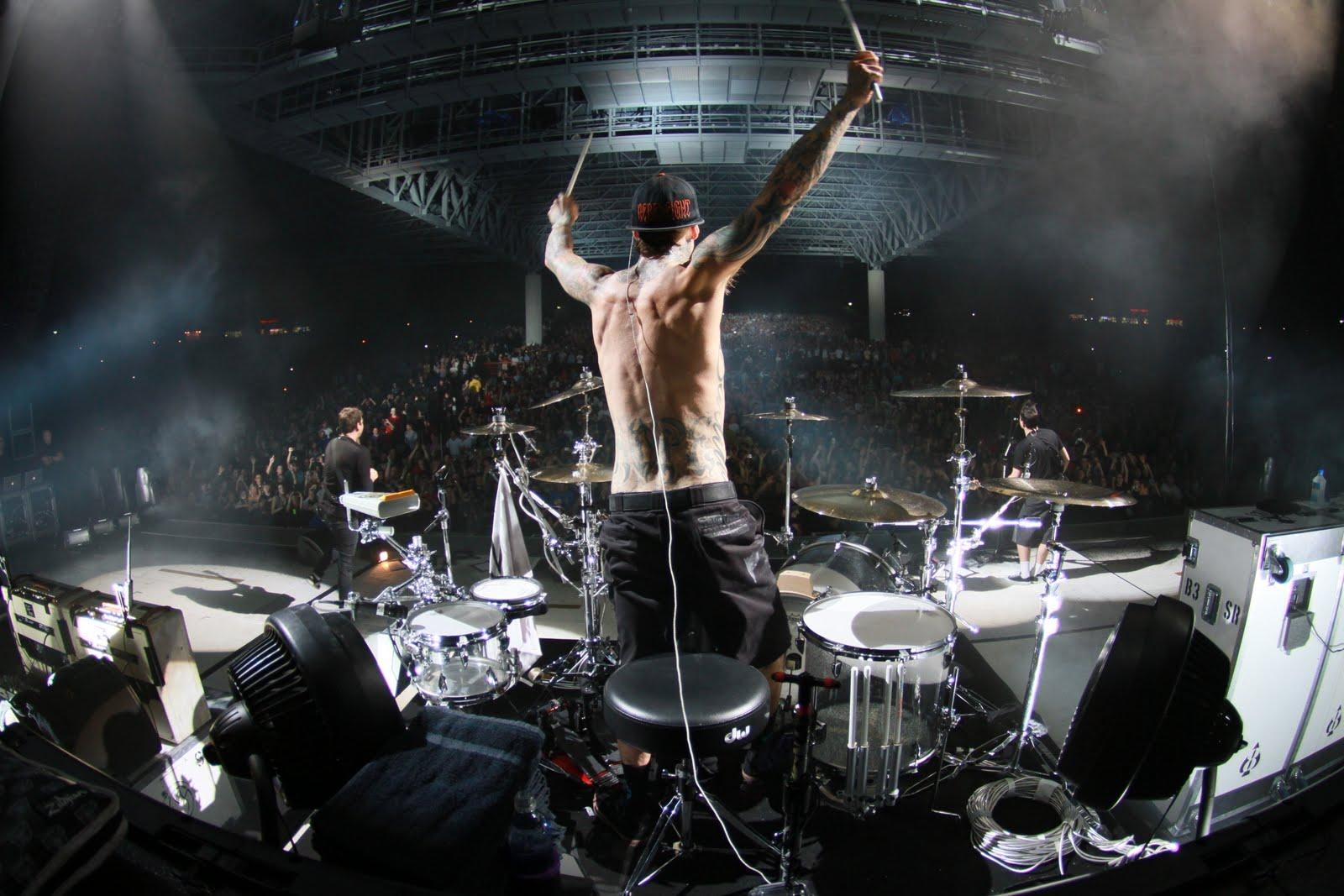 1600x1070 New Image For 14 136515 Travis Barker Drumming Wallpaper, Desktop