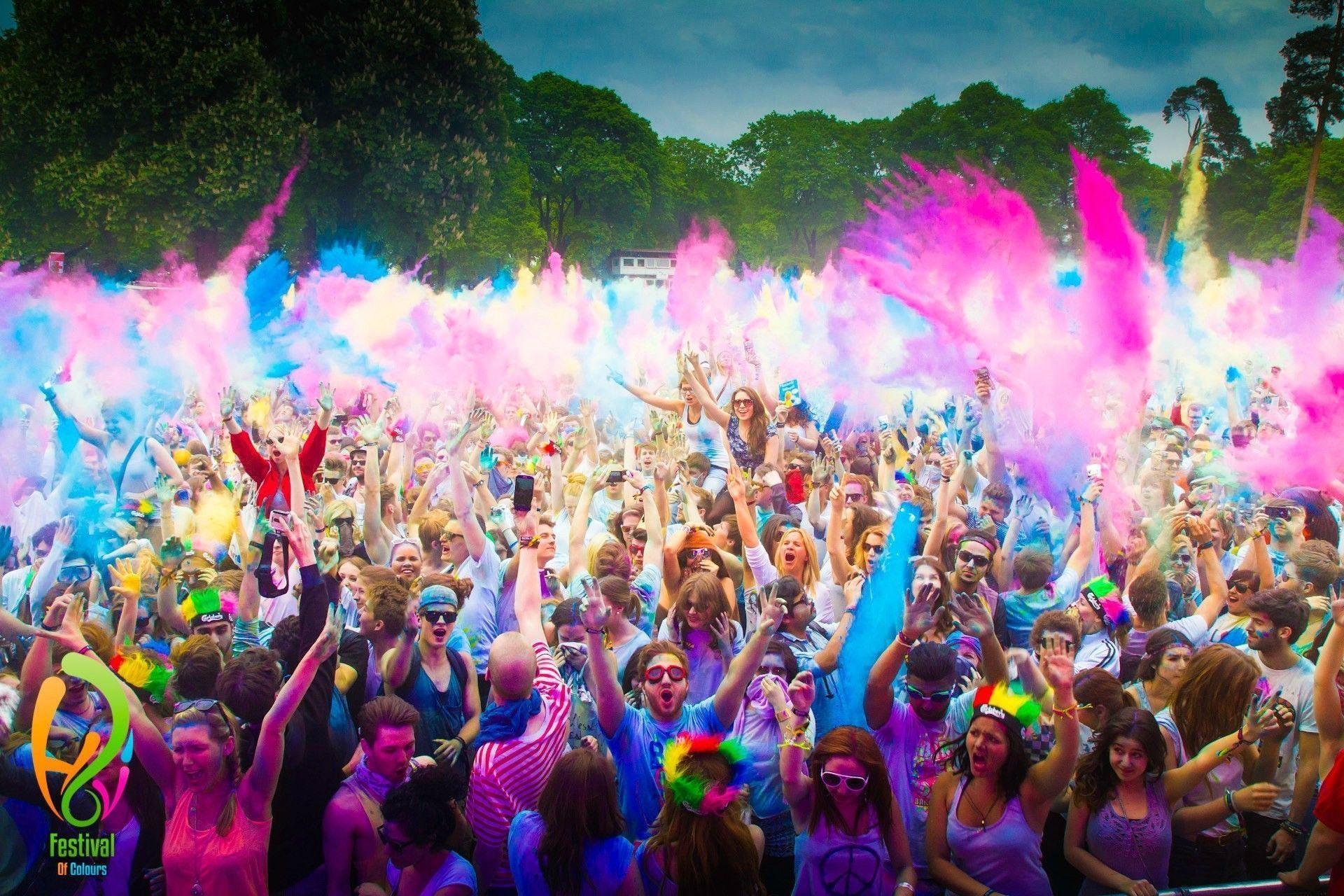 1920x1280 Peoples Celebrating Holi Festival of Colors Wallpaper, Desktop