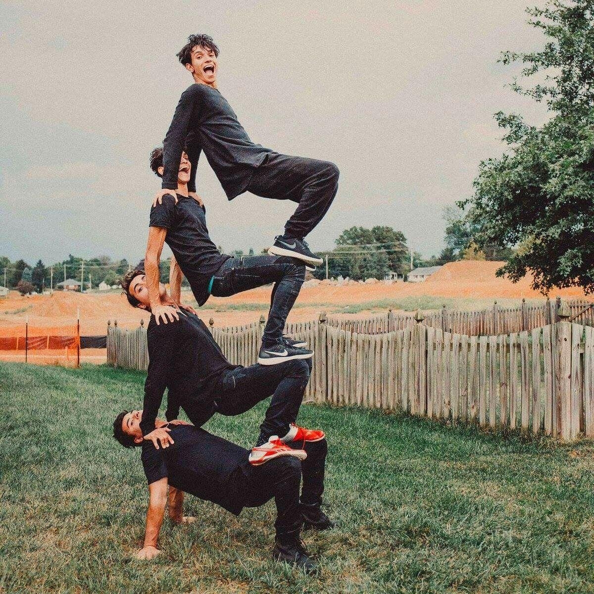 1200x1200 image about Ｄｏｂｒｅ Ｂｒｏｔｈｅｒｓ. See, Phone