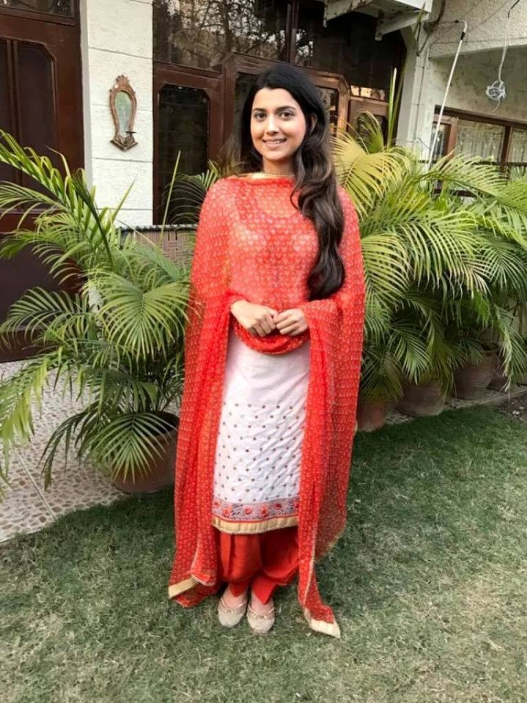 770x1030 Nimrat Khaira Picture, Phone