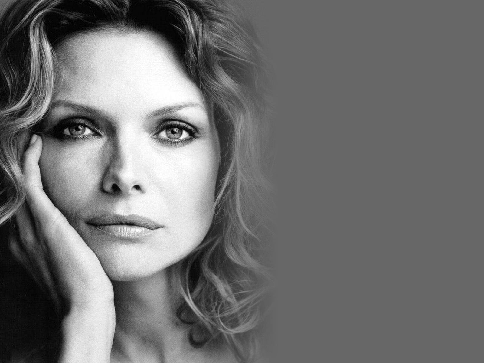 1600x1200 Michelle Pfeiffer HD Wallpaper, Desktop