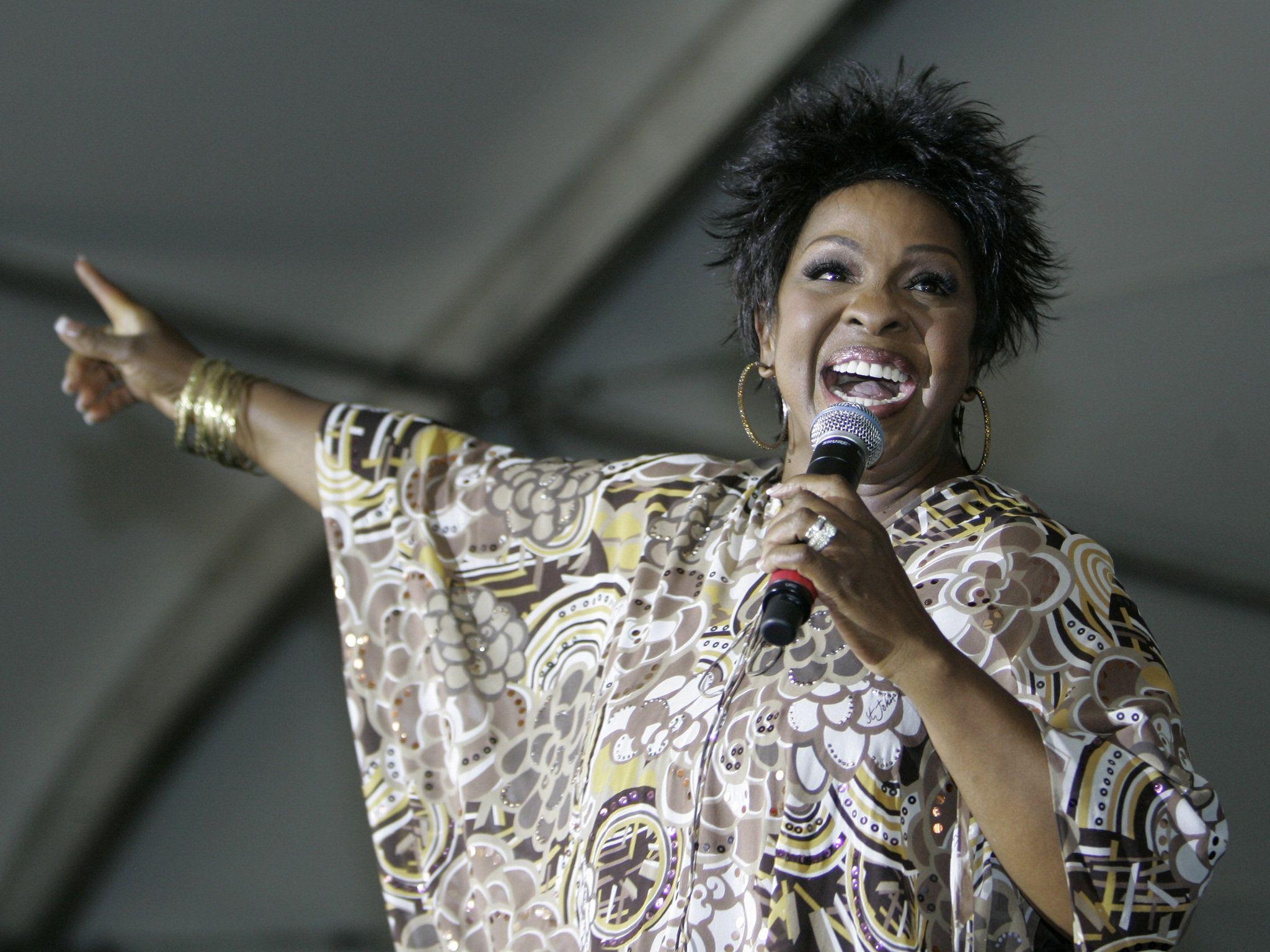 2050x1540 Gladys Knight taking stage with The O'Jays at Sands Bethlehem Event, Desktop