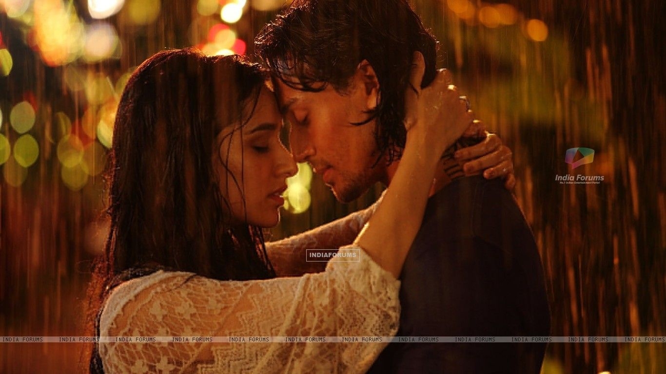 1370x770 Wallpaper Still of Shraddha Kapoor and Tiger Shroff, Desktop