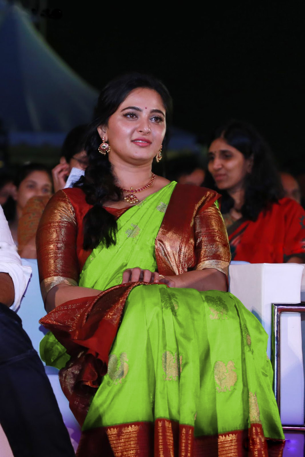 1070x1600 Anushka Shetty At Bahubali 2 Tamil Audio Launch Stills, Phone