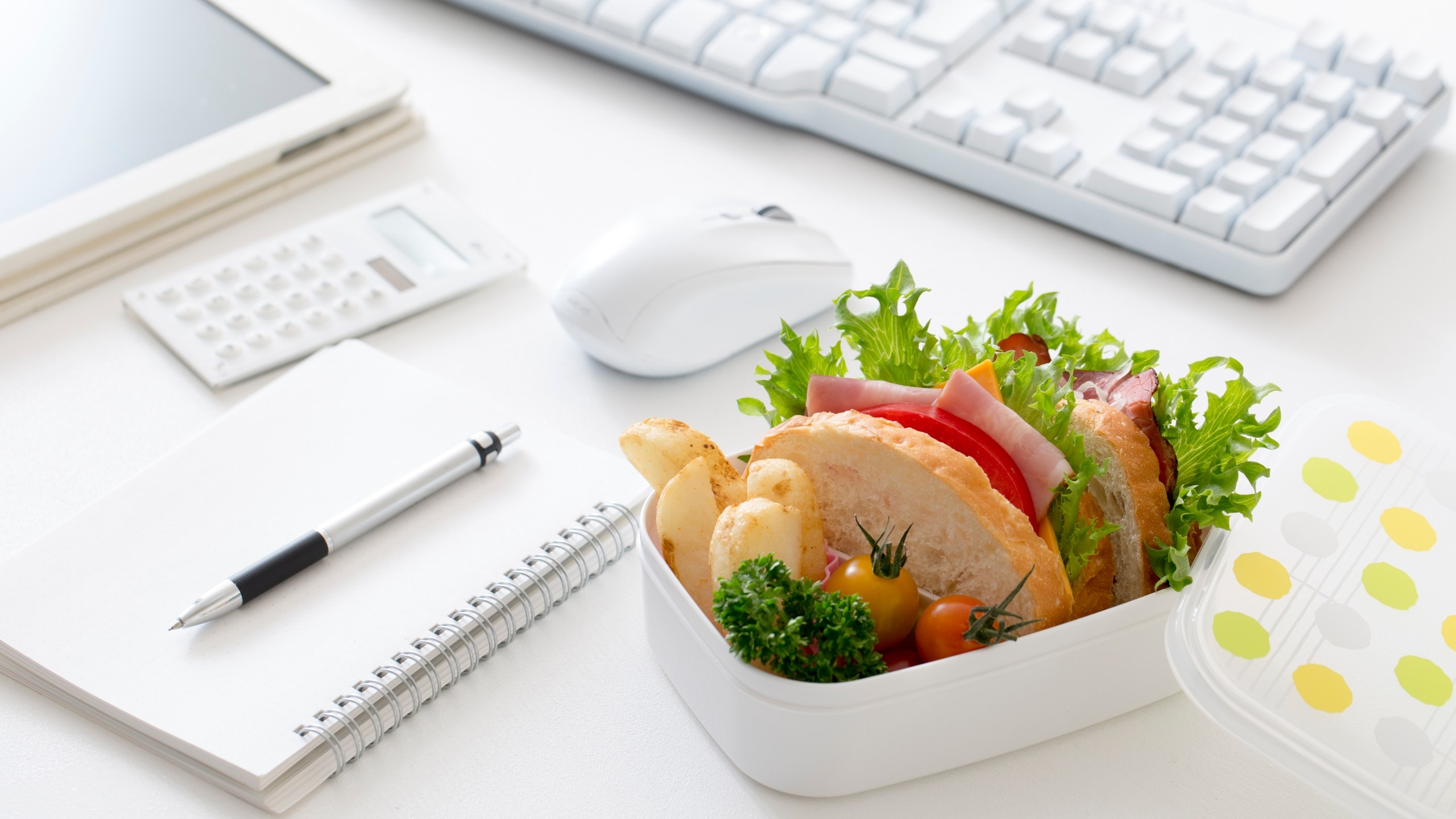 2560x1440 Revolutionize Your Lunch Break: 5 Easy ways to elevate your workday meals, Desktop