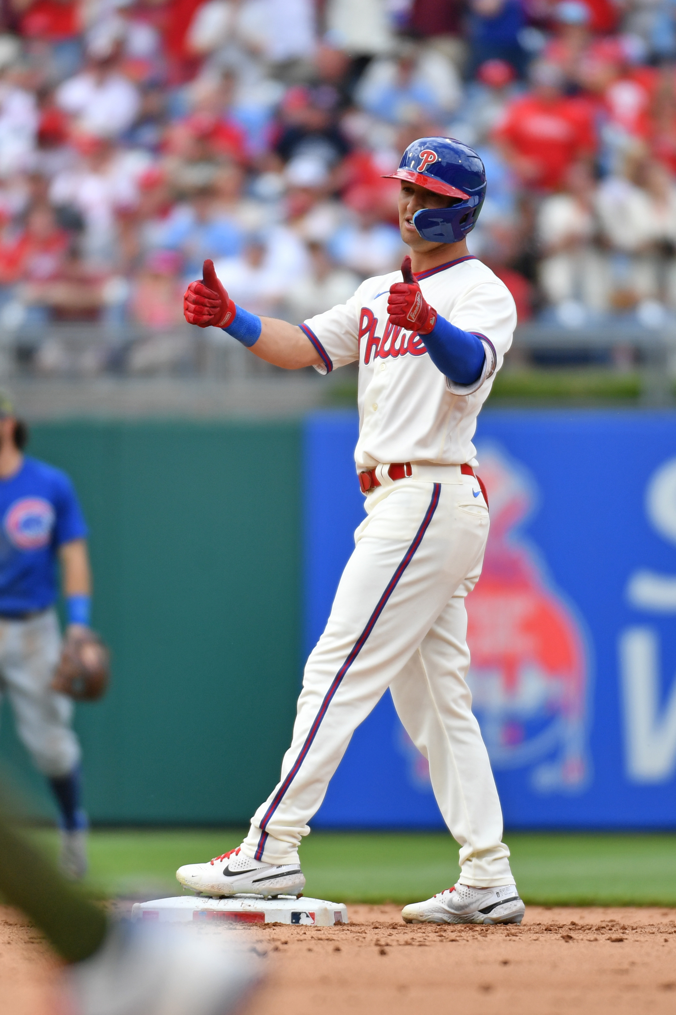 2200x3290 Pinch Hit HR Lifts Phillies Over Cubs, Phone