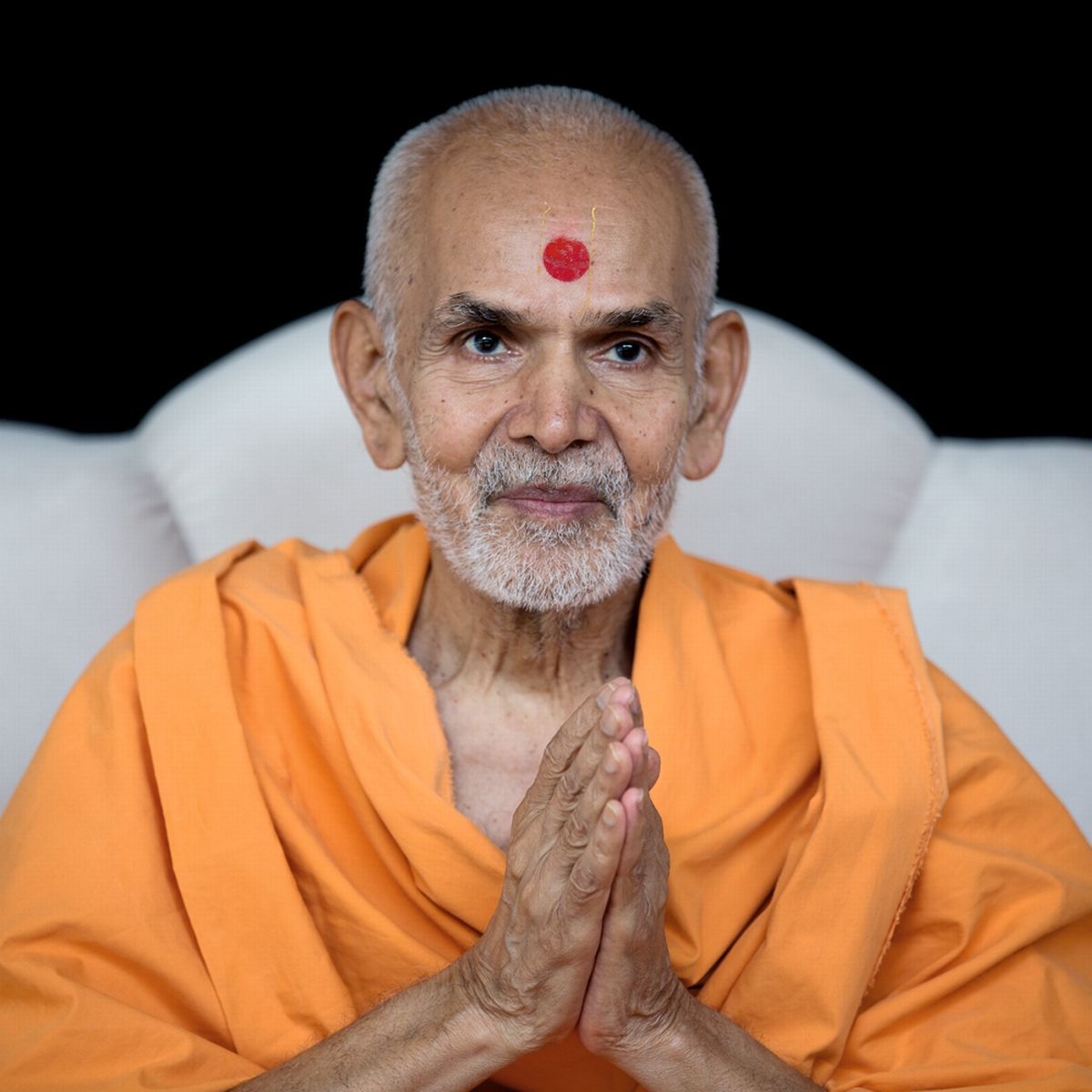 1200x1200 Hindu leader and 'spiritual guide to millions' Mahant Swami Maharaj to visit Leicester ahead of Diwali, Phone