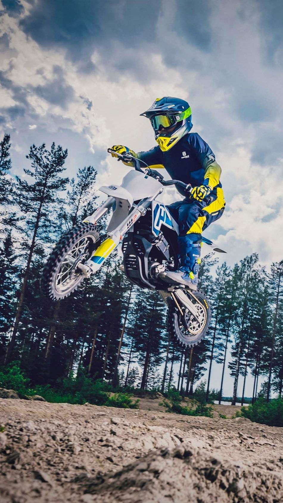 950x1690 Husqvarna EE 5 Electric Dirt Bike 4K Ultra HD Mobile Wallpaper. Electric Dirt Bike, Moto Wallpaper, Dirt Bike Magazine, Phone