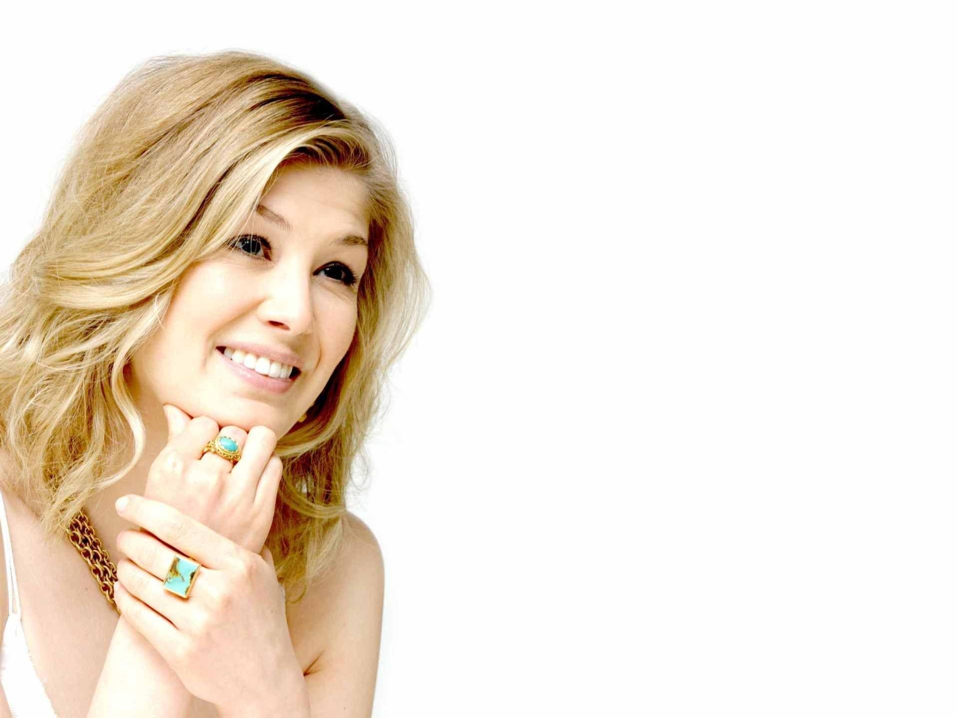 1920x1440 Rosamund Pike HD Desktop Wallpaper, Desktop