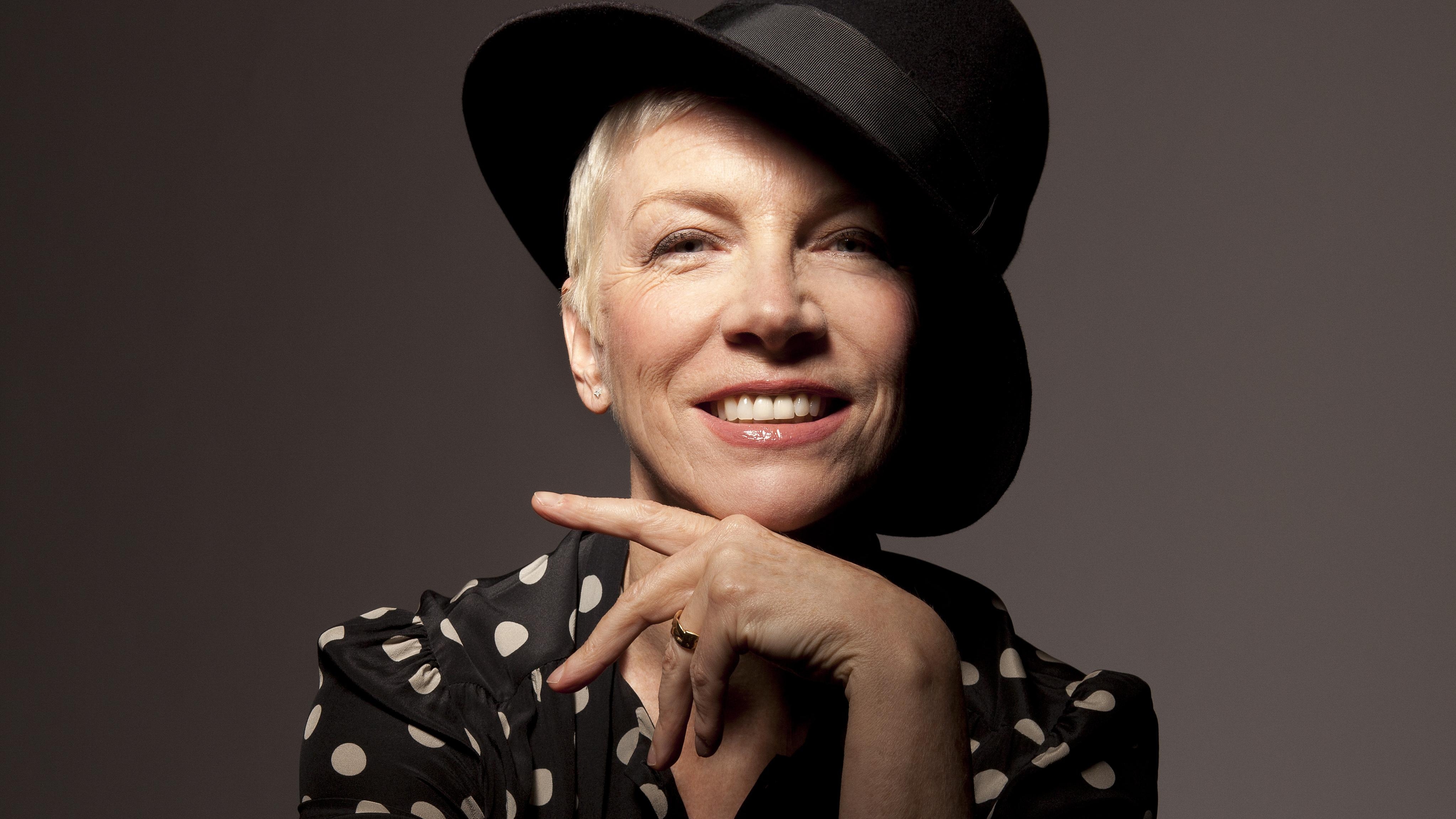 4100x2310 Download wallpaper  annie lennox, girl, celebrities, face, Desktop