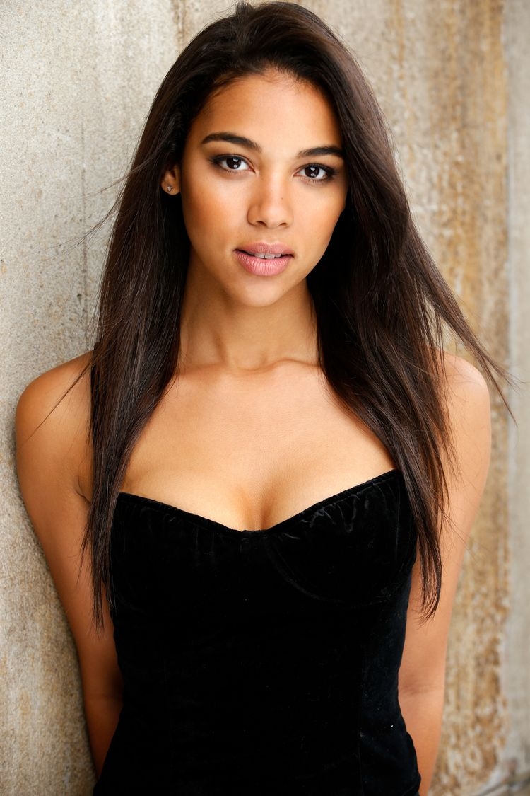 750x1130 Alexandra ShippX Men: Apocalypse. Alexandra Shipp, Beauty Girl, Pretty Girls Selfies, Phone