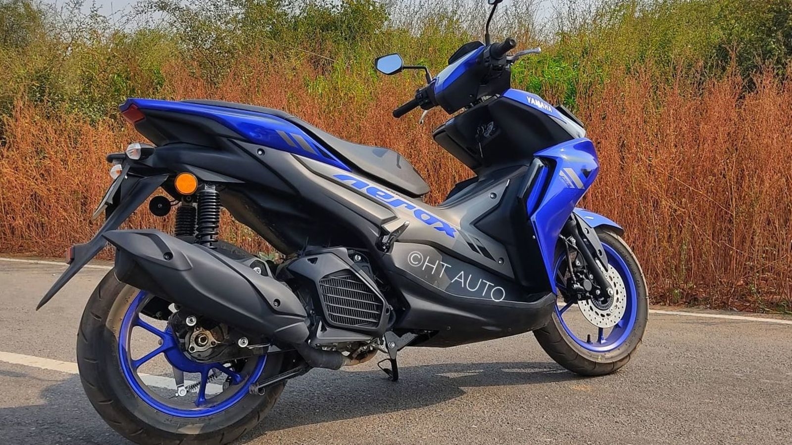 1600x900 Yamaha Aerox 155 road test review, Desktop