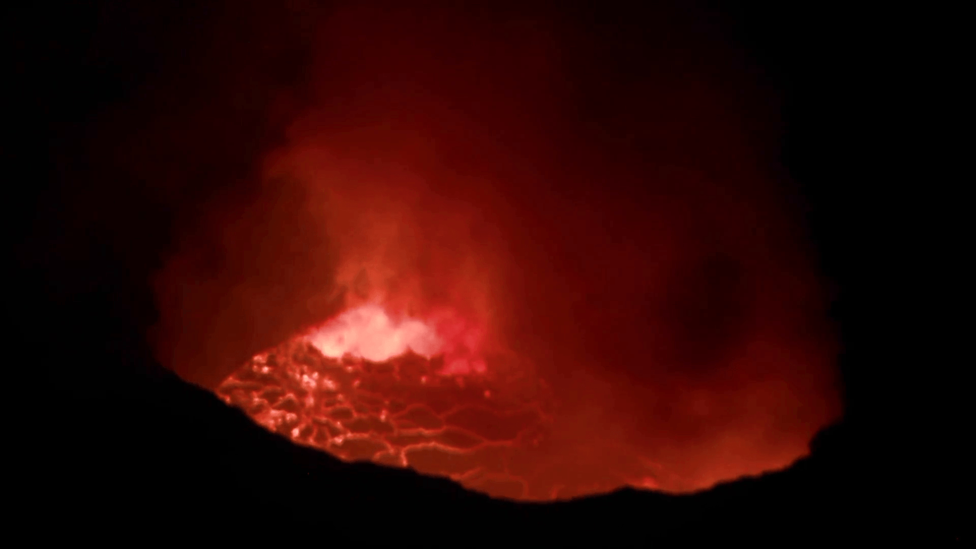 1920x1080 The Nyiragongo volcano erupts at night in the Democratic Republic, Desktop