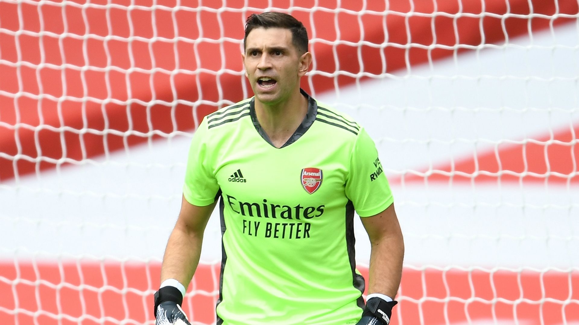 1920x1080 Arsenal keeper Martinez in emotional farewell ahead of reported Villa move, Desktop