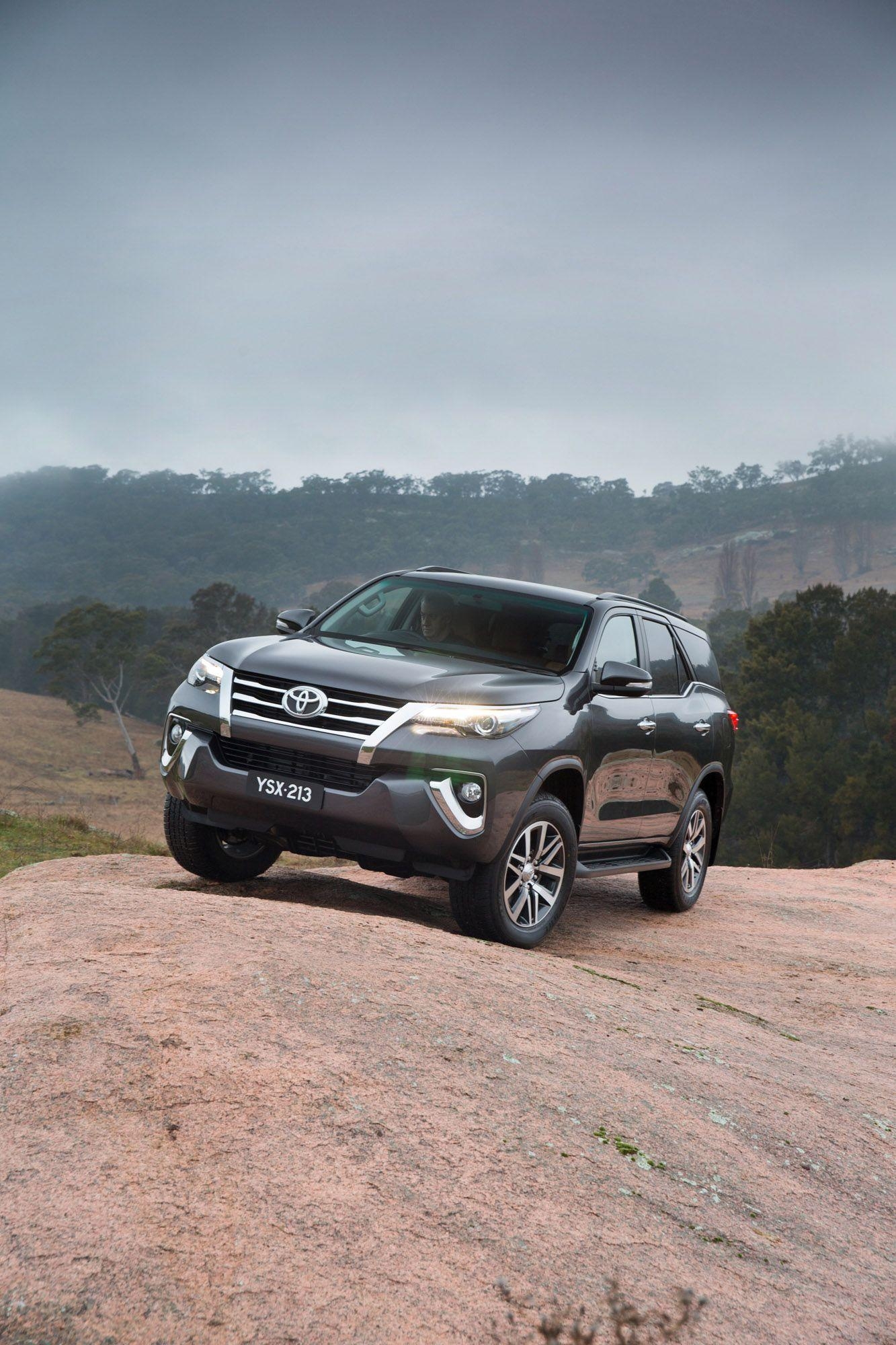 1340x2000 Toyota Fortuner comes with exteded list of standard features, Phone