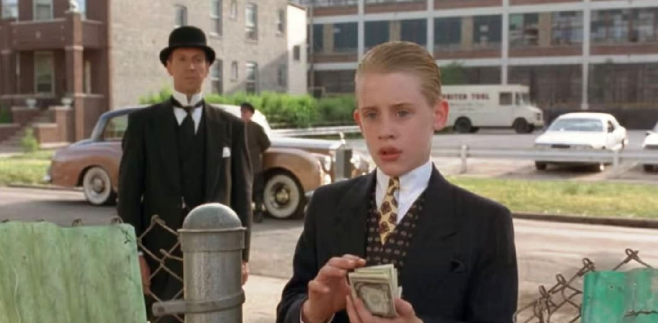 2120x1050 Richie Rich DVD screen capture, 1994. L to R: Jonathan Hyde, Macaulay Culkin. When Richie wants to play with kids. Macaulay culkin, Richie rich, Jonathan hyde, Dual Screen