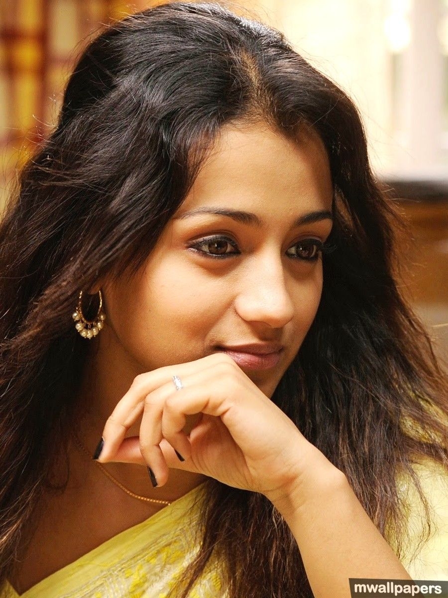 900x1200 Trisha Krishnan Cute HD Photo (1080p) () (2021), Phone