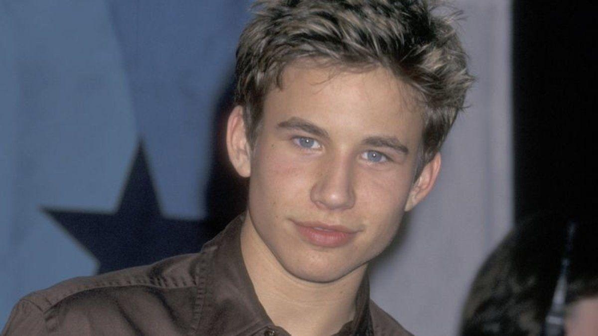 1200x680 ClickHole Steamy Picture Of Jonathan Taylor Thomas, Desktop