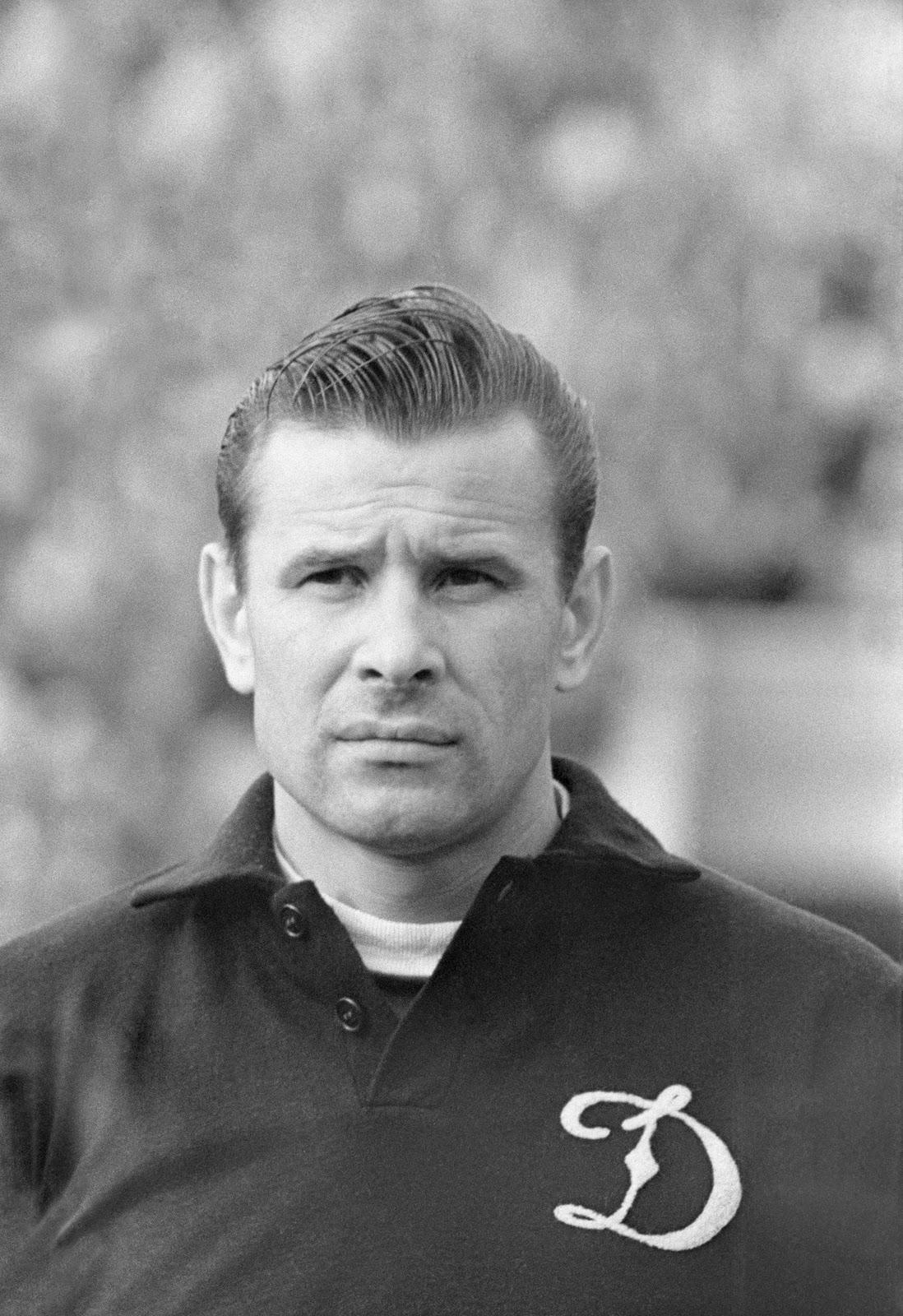 1100x1600 Luxury Lev Yashin Age, Phone