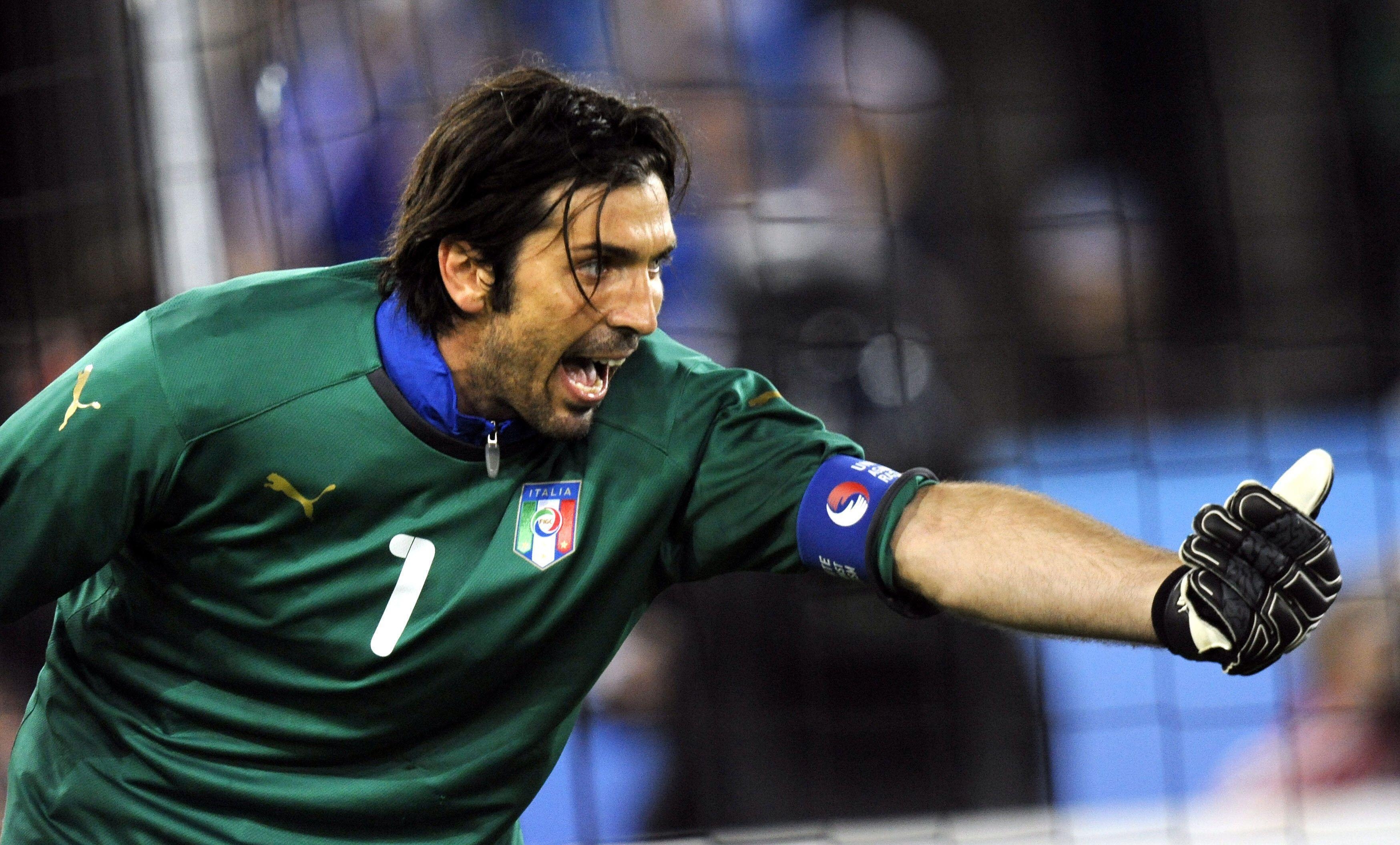 3500x2120 The football player of Juventus Gianluigi Buffon shouting, Desktop