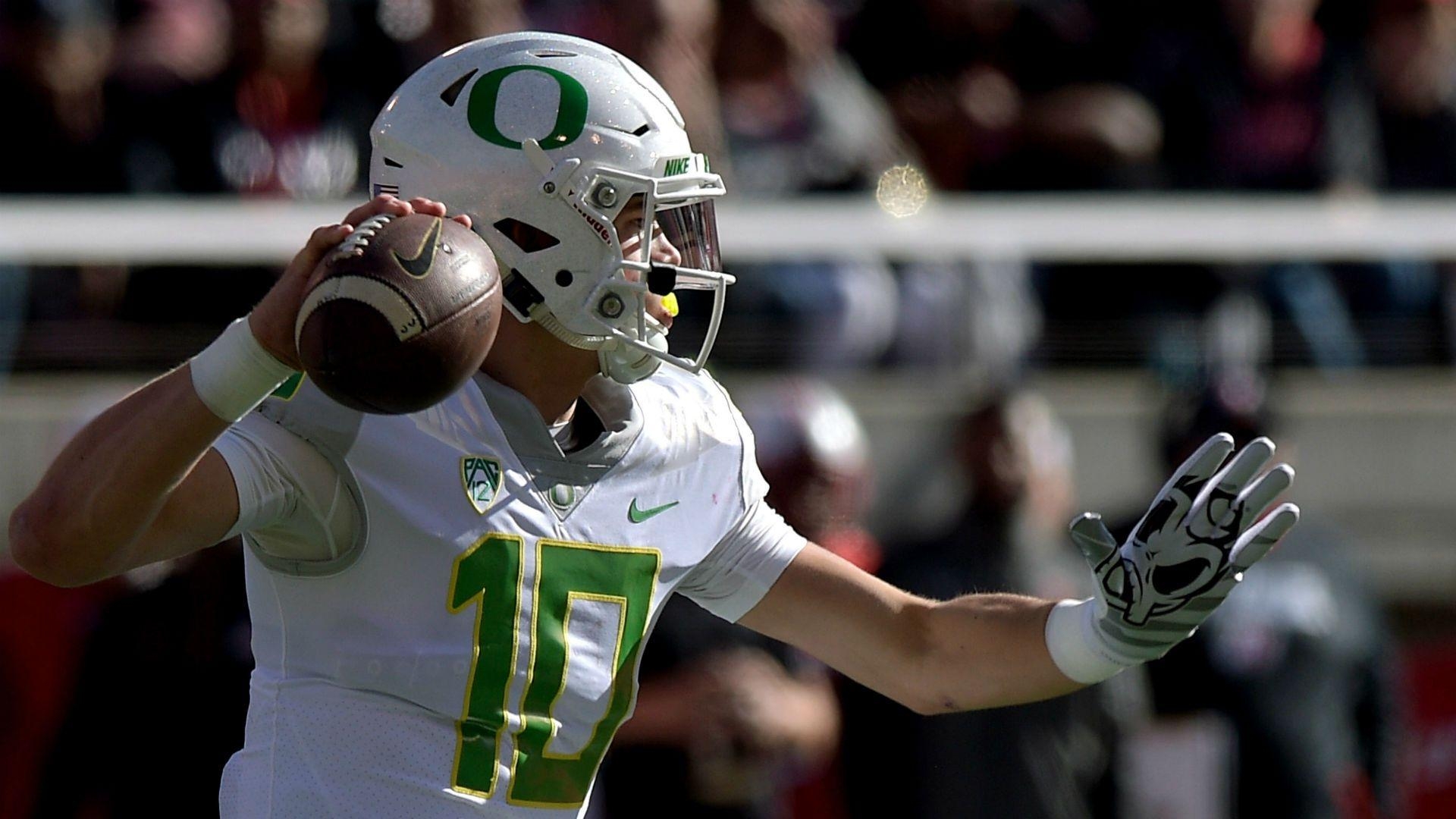 1920x1080 Oregon QB Justin Herbert reportedly breaks collarbone. NCAA, Desktop