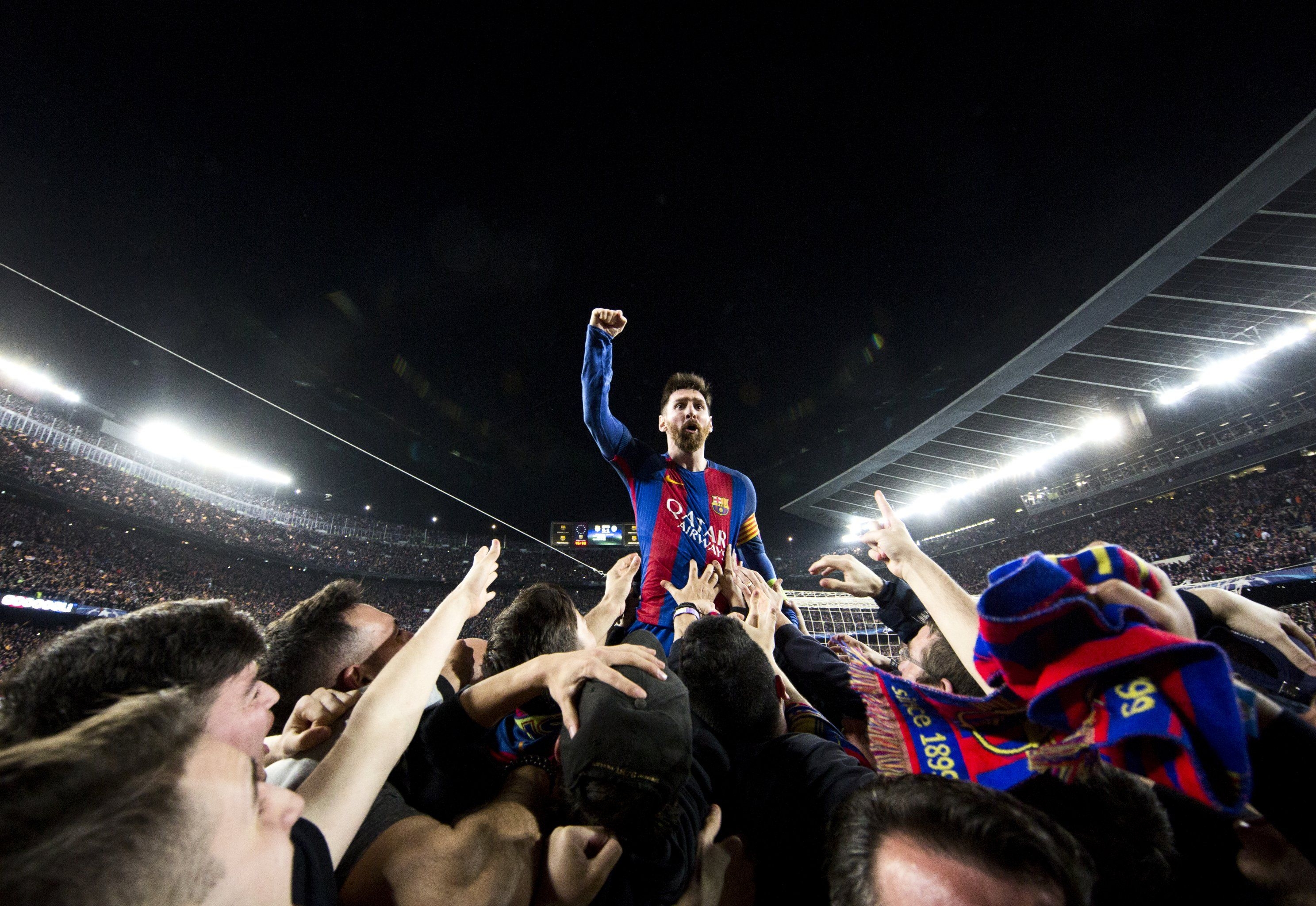 2980x2050 MESSI CELEBRATES AFTER THE REMONTADA, Desktop