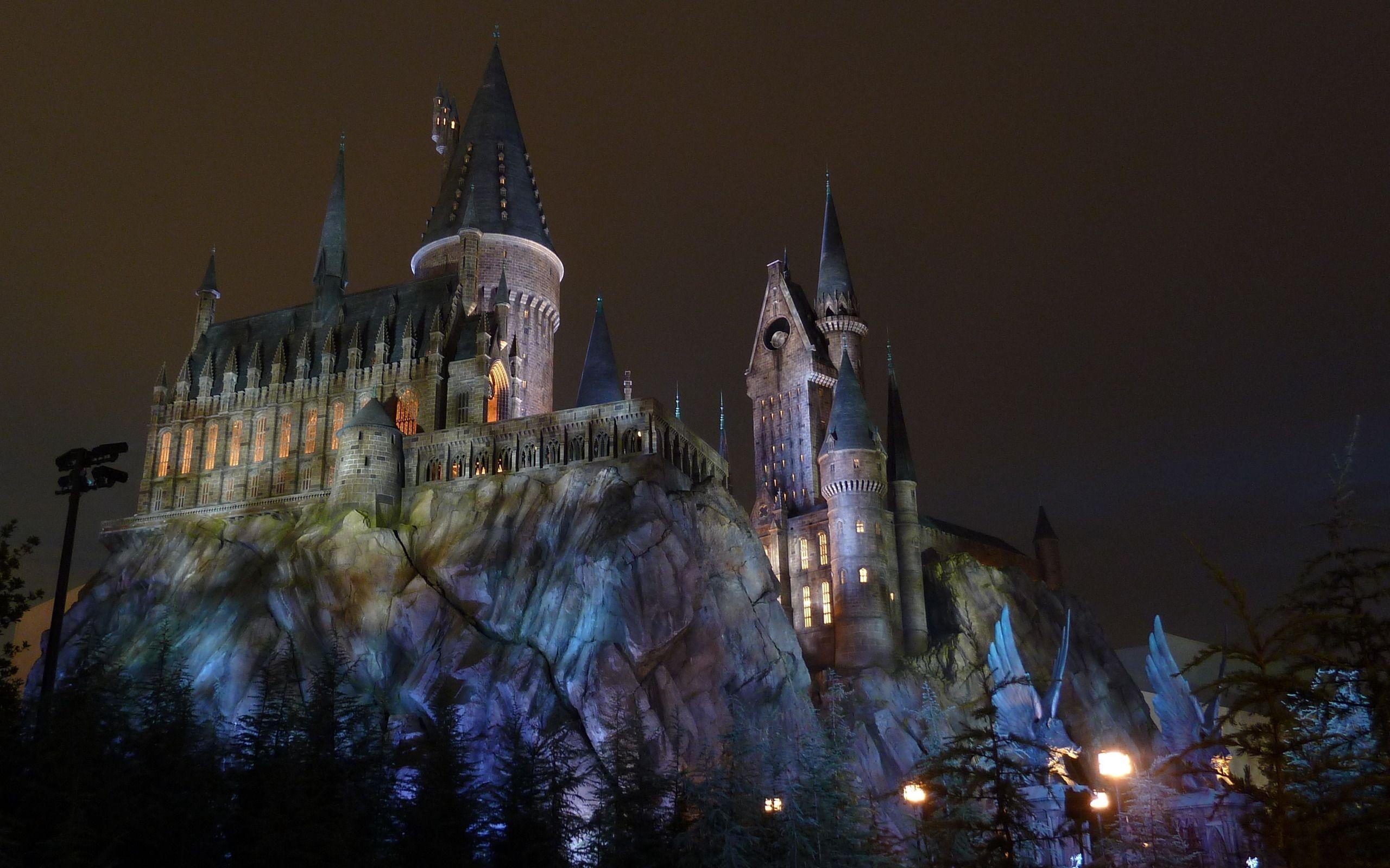 2560x1600 Christmas at Hogwarts Castle Wallpaper Free Christmas at Hogwarts Castle Background, Desktop