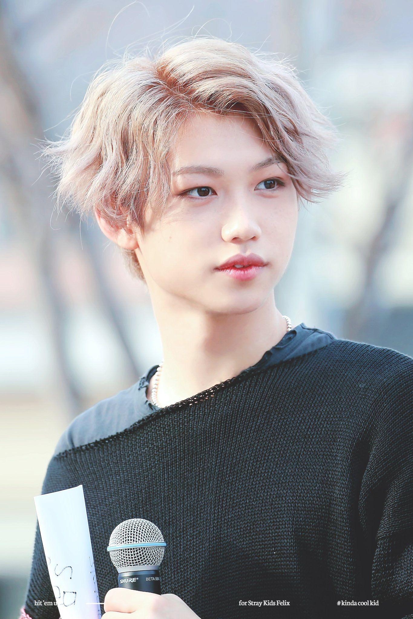 1370x2050 필릭스 #FELIX #STRAYKIDS. Stray Kids❤. Felix stray kids, Kids, Phone