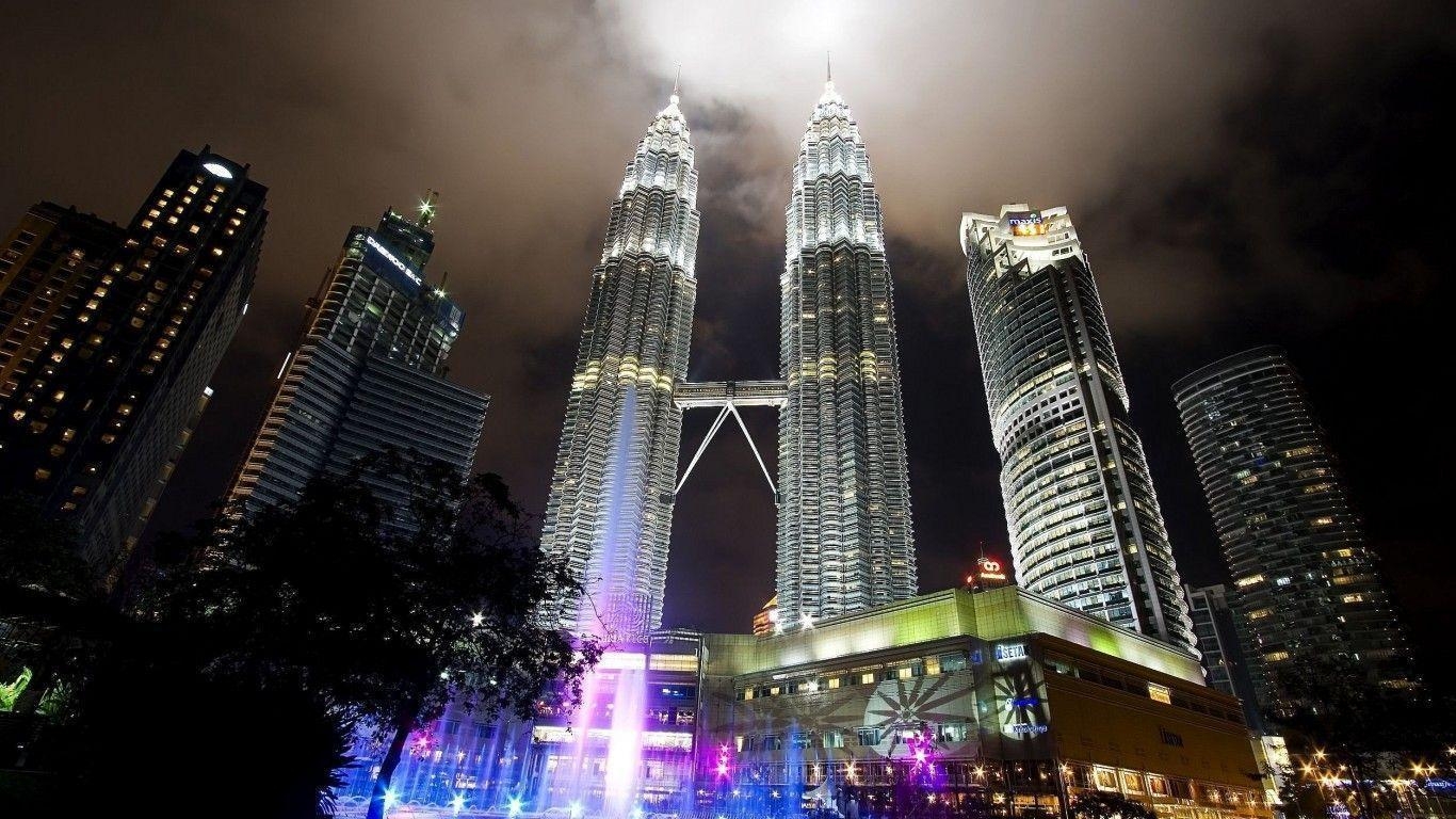 1370x770 petronas tower wallpaper Wallpaper HD Image 10627, Desktop