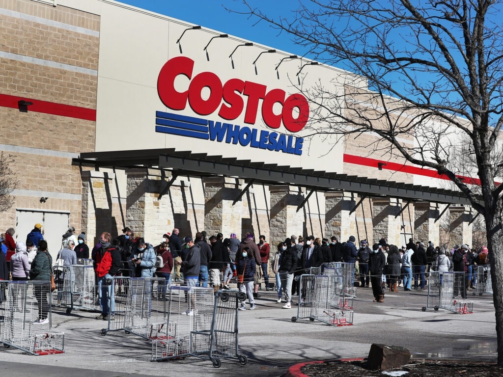 1030x770 Washington Based Costco To Raise Minimum Wage To $16 An Hour: 'This Isn't Altruism, ' CEO Says Public Broadcasting, Desktop