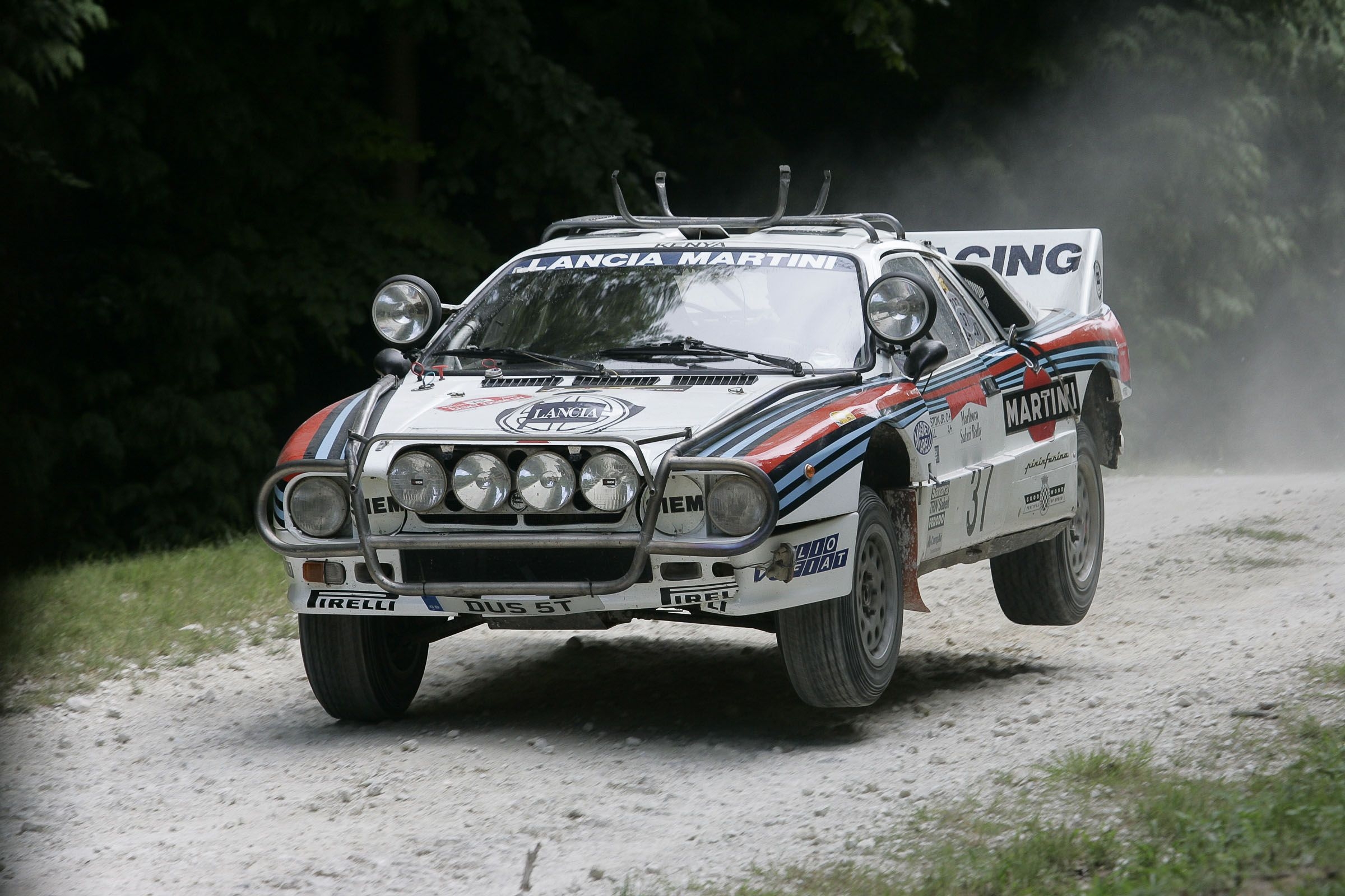 2400x1600 Lancia 037 HD Wallpaper, Desktop