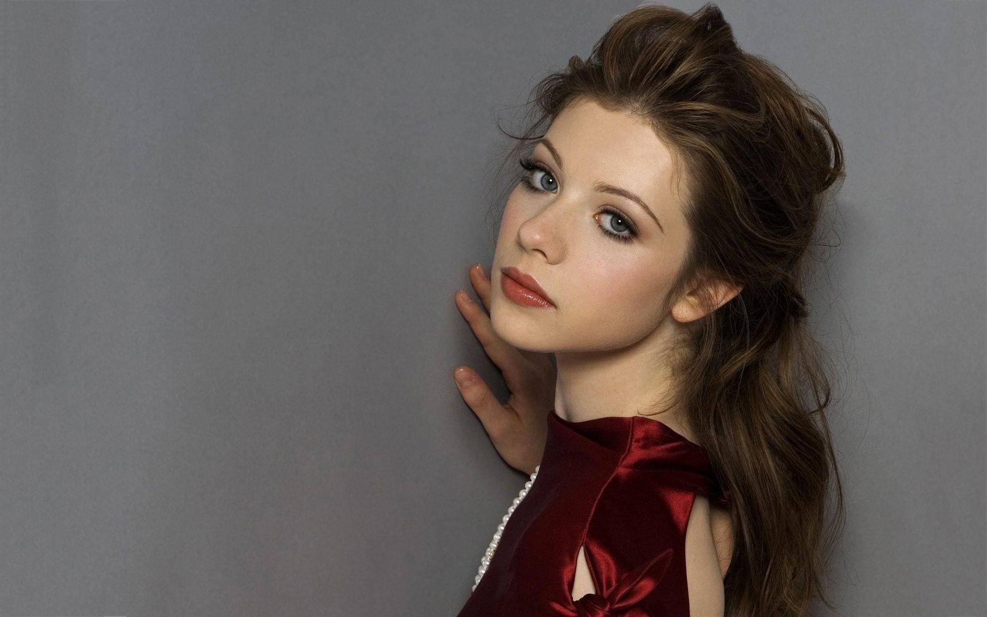 1920x1200 Michelle Trachtenberg 2013 HD Wallpaper, Background Image, Desktop