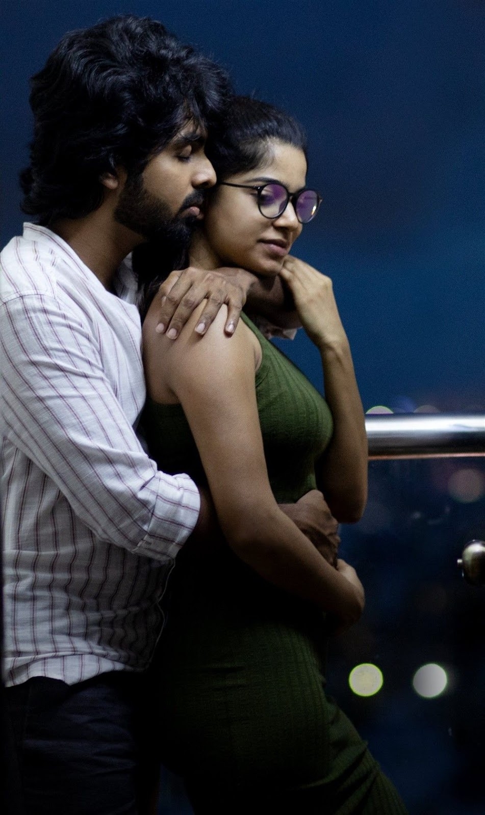 960x1600 GV Prakash Bachelor Movie Stills, Image, Photo, Gallery, Phone