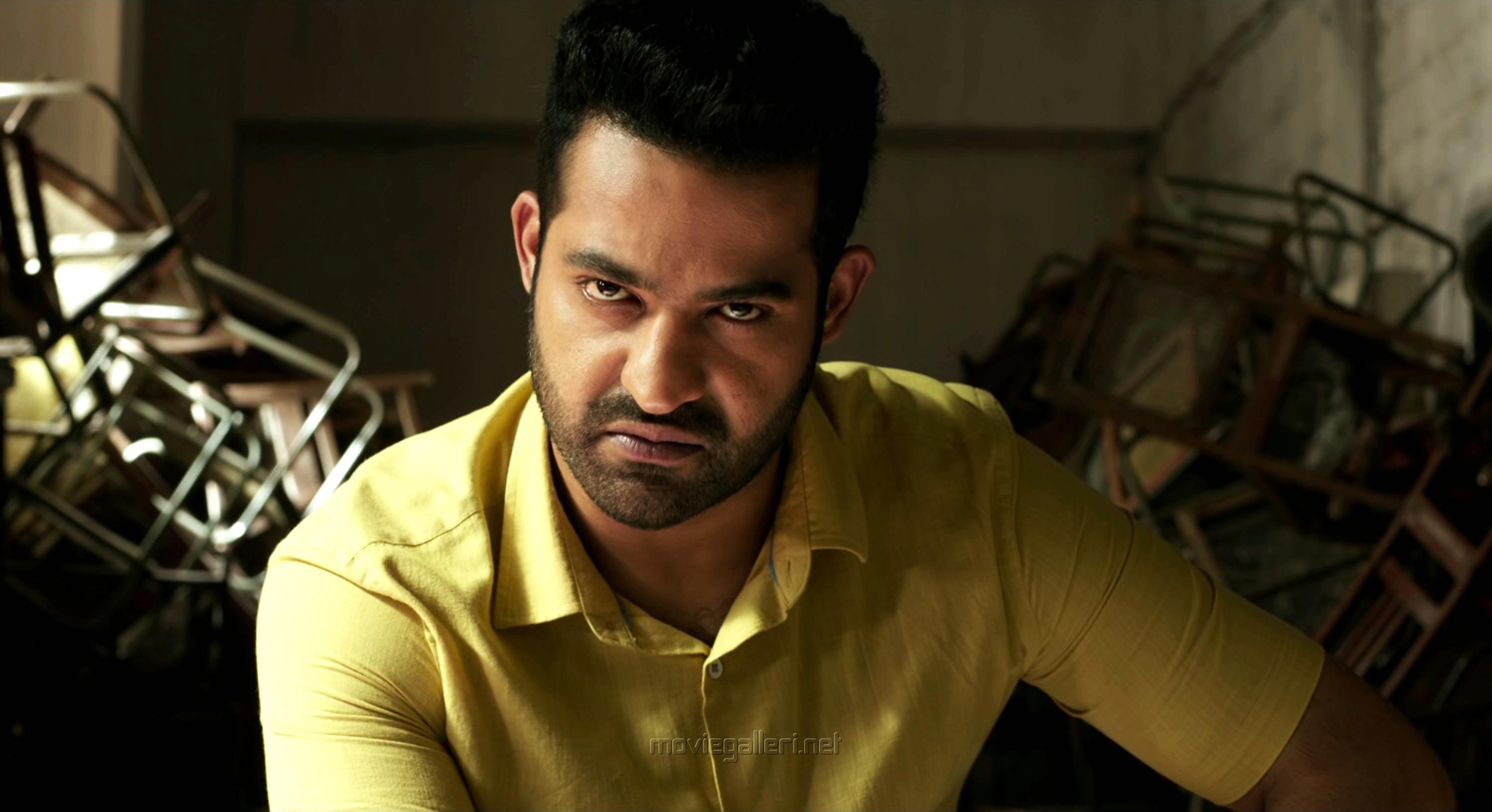 3000x1640 Aravinda Sametha Jr NTR Photo HD. New Movie Posters, Desktop