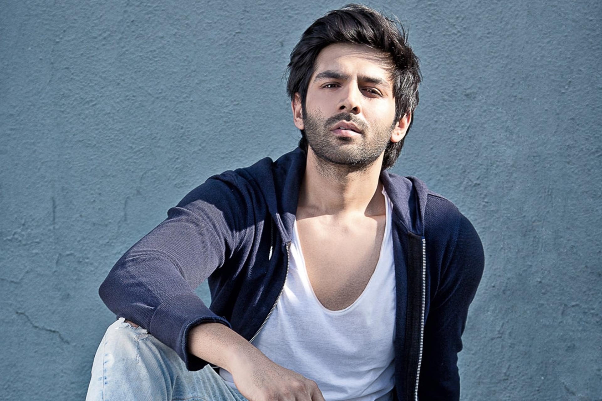 1920x1280 Kartik Aaryan Wallpaper HD Background, Image, Pics, Photo Free, Desktop