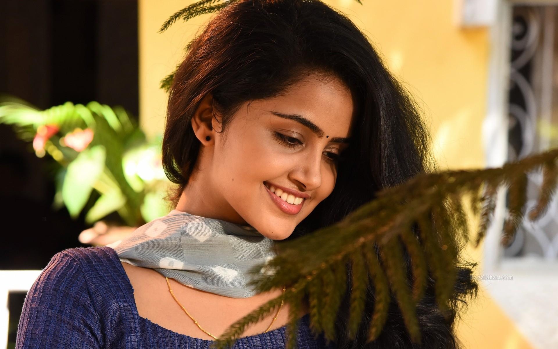 1920x1200 WALLPAPERS HD: Anupama Parameswaran, Desktop