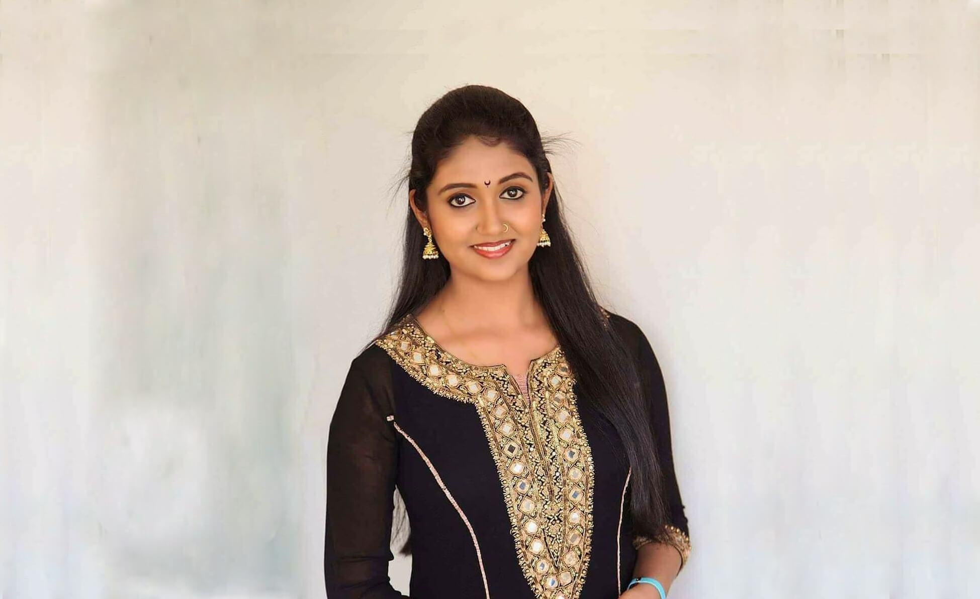 1950x1200 Rinku Rajguru Wiki, Biography, Age, Movies, Family, Image, Desktop