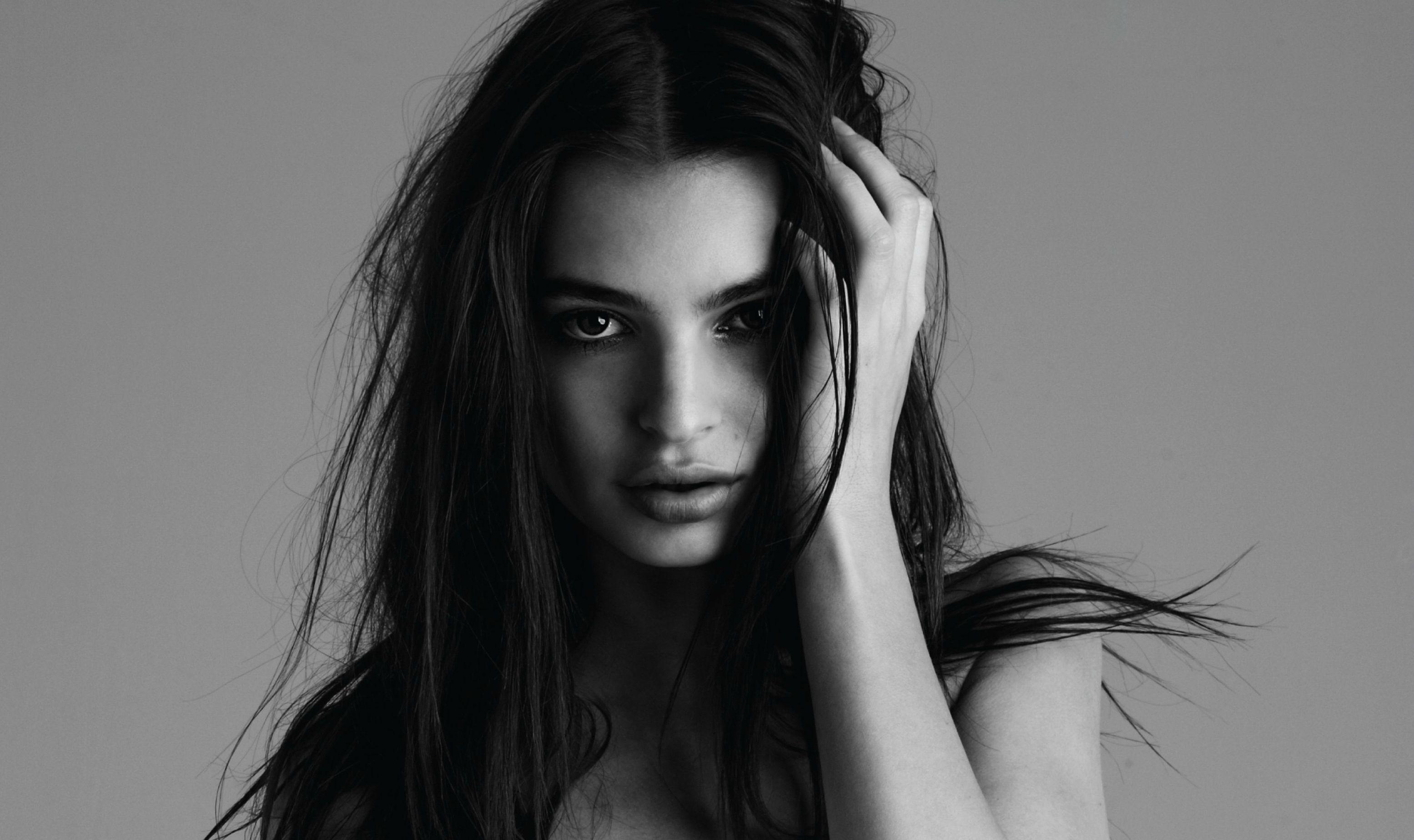 3110x1850 Download Emily Ratajkowski Monochrome HD 4k Wallpaper, Desktop