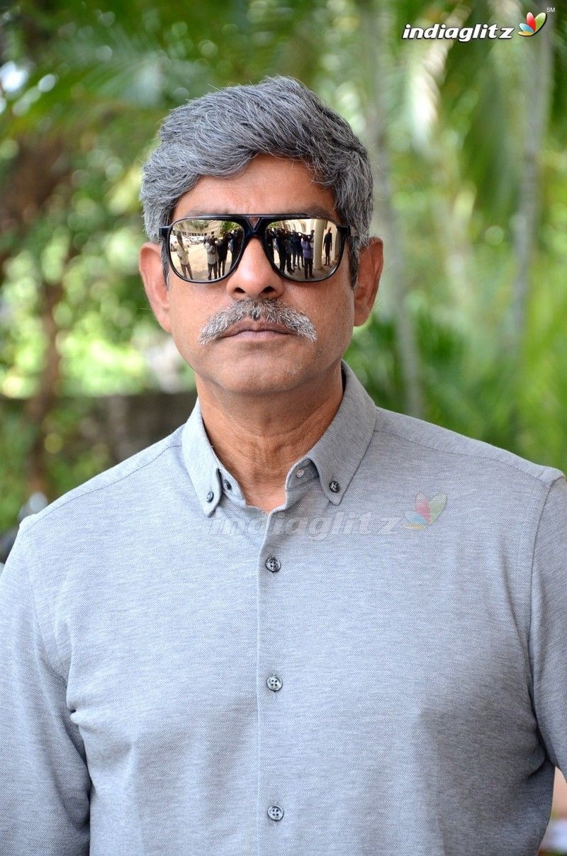 800x1210 Jagapathi Babu. Actor photo, Actors, Photo, Phone