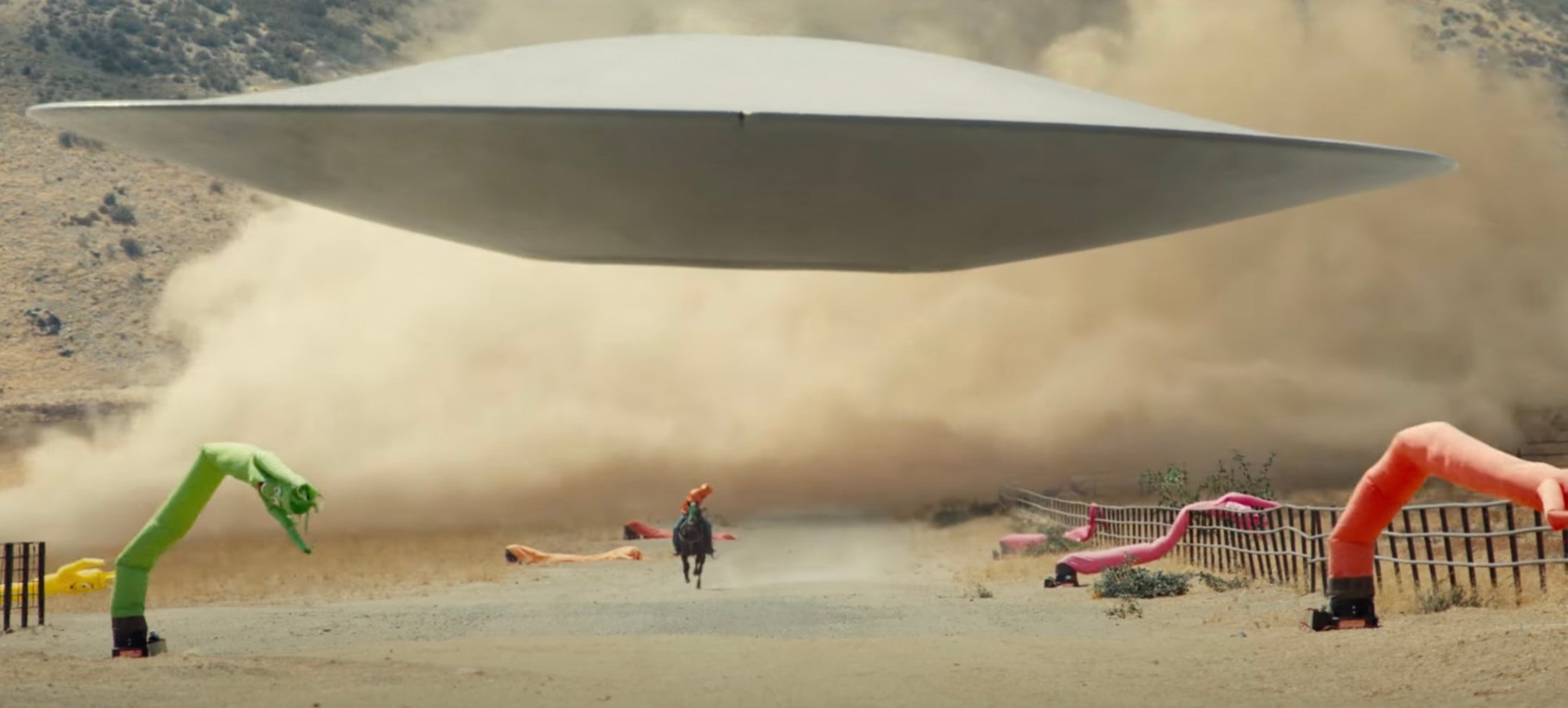 2880x1300 Jordan Peele Sci Fi Horror Movie 'Nope' Trailer Reveals Flying Saucer, Dual Screen