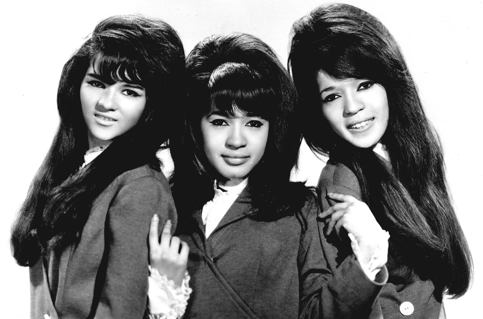 1550x1030 Andy Williams, The Ronettes & More Hot 100 Chart Moves, Desktop