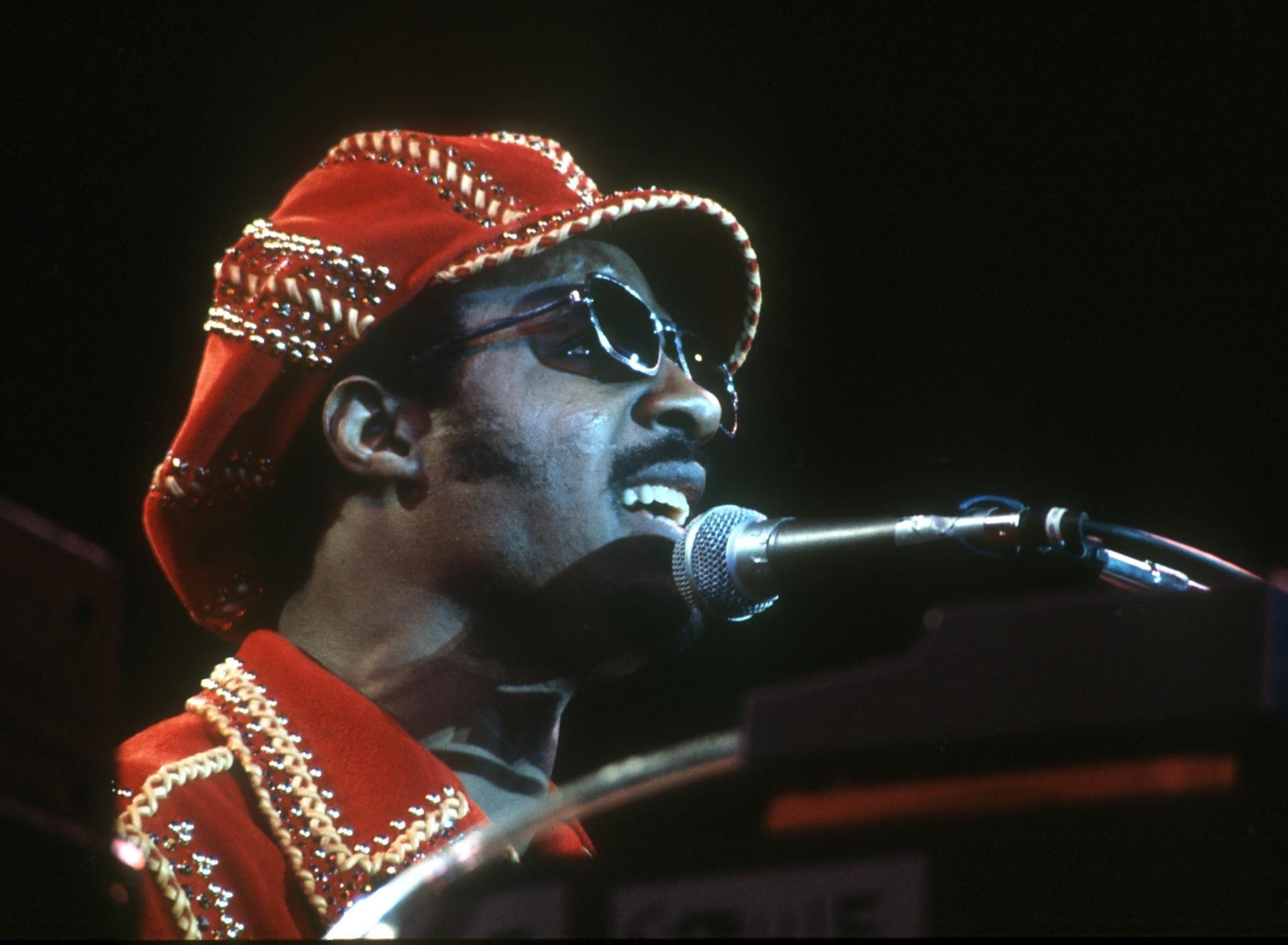 1920x1410 Stevie Wonder Wallpaper, Desktop