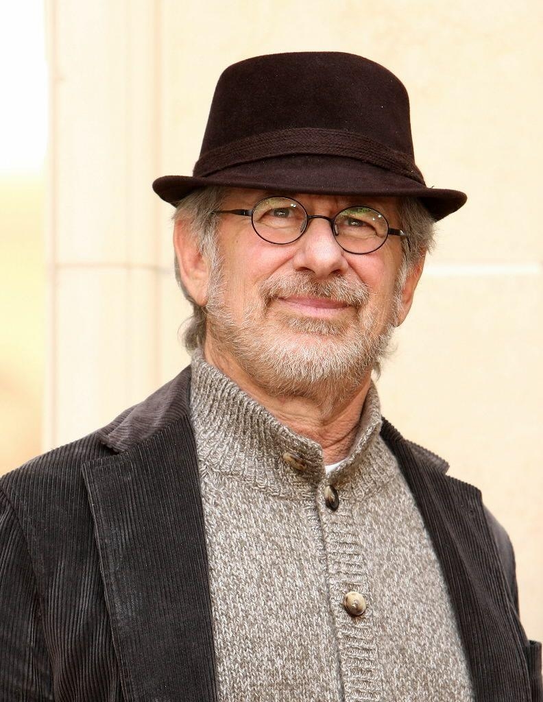 800x1030 Steven Spielberg photo, picture, stills, image, wallpaper, Phone