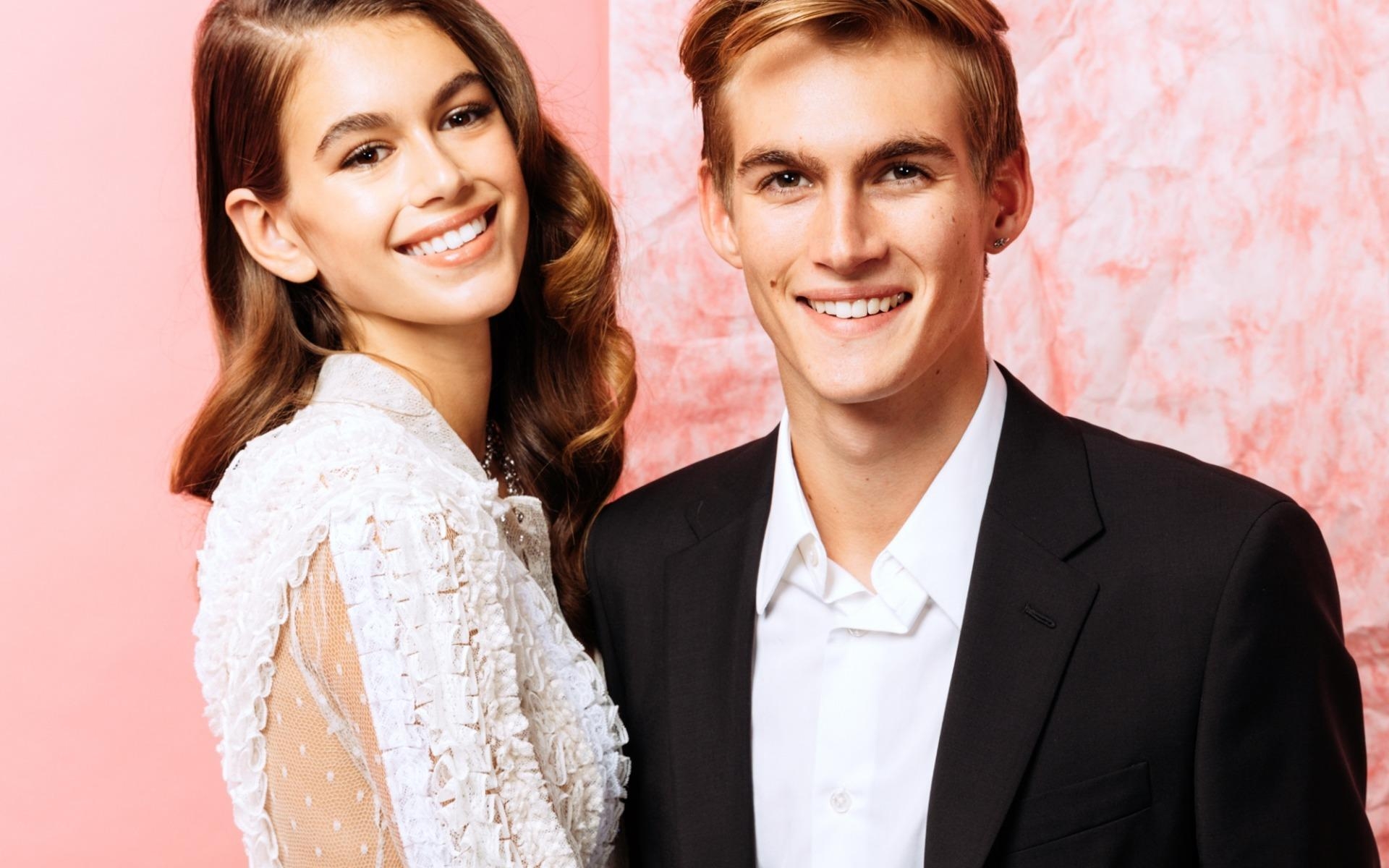 1920x1200 Download wallpaper Kaia Gerber, Presley Gerber, models, brother, Desktop