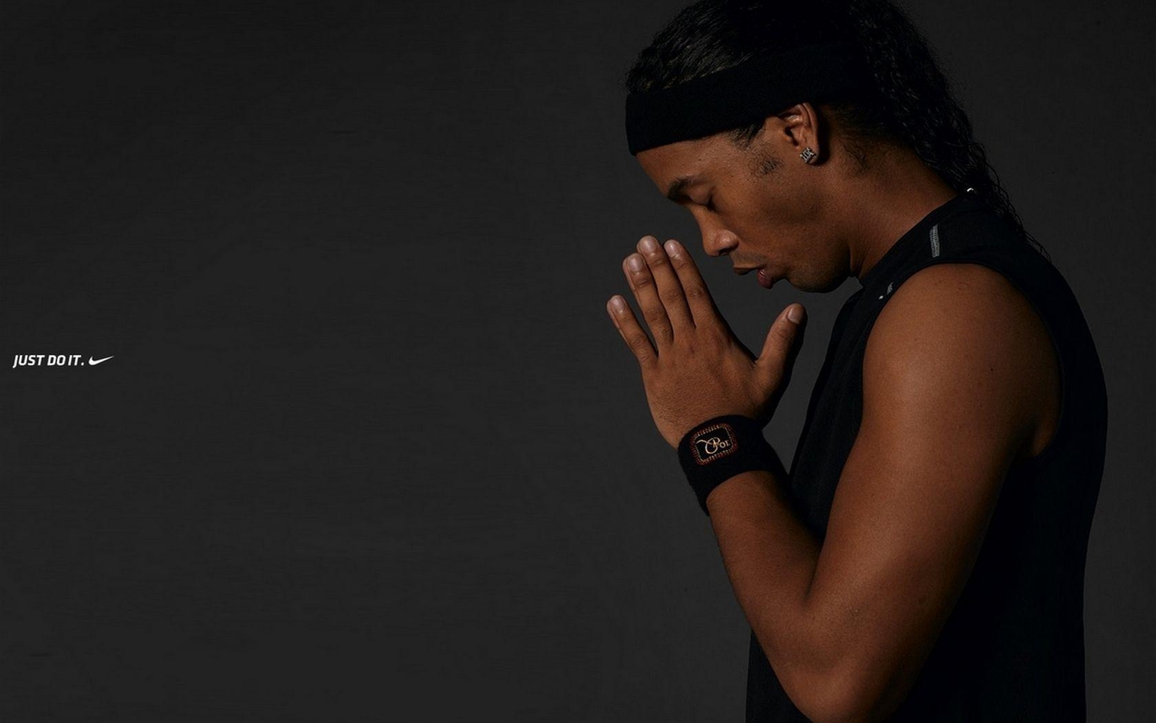 1680x1050 Ronaldinho Wallpaper, Desktop