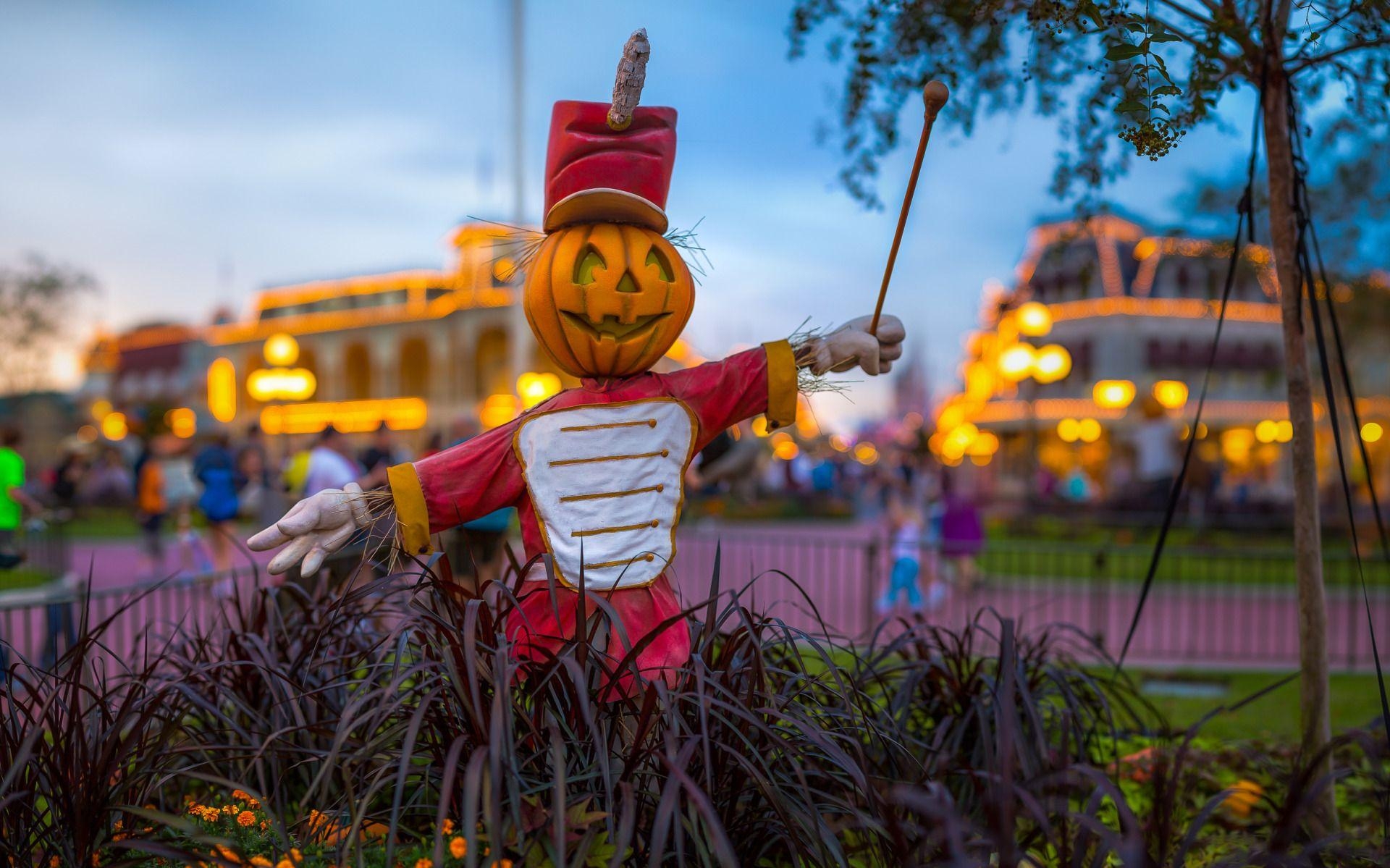 1920x1200 Fall Season at Magic Kingdom, Scarecrows widescreen wallpaper, Desktop