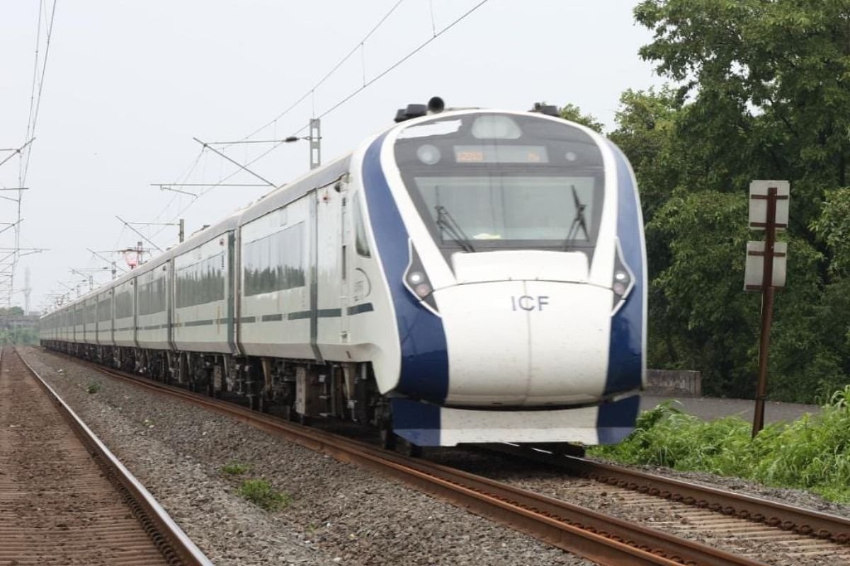 1200x800 Vande Bharat Express Pelted With Stones In Visakhapatnam, Desktop