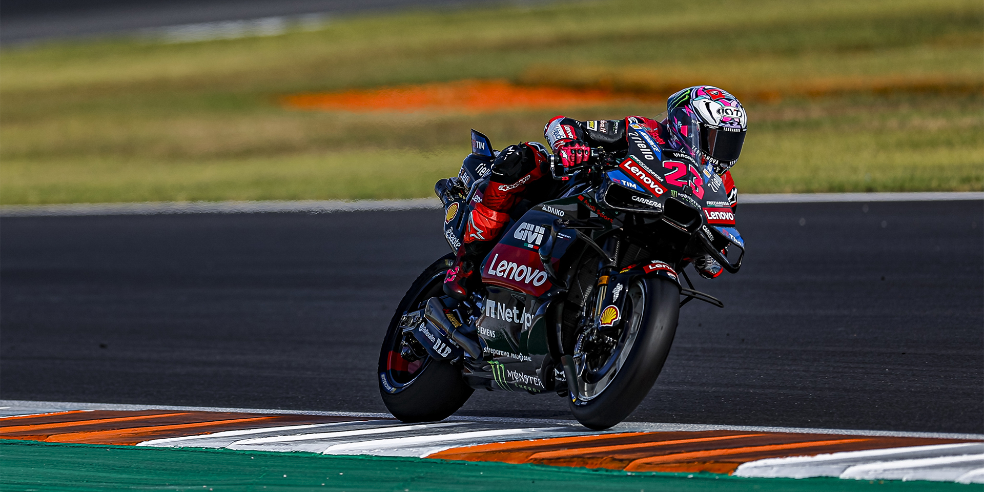 1920x960 The Ducati Lenovo Team riders end, Dual Screen