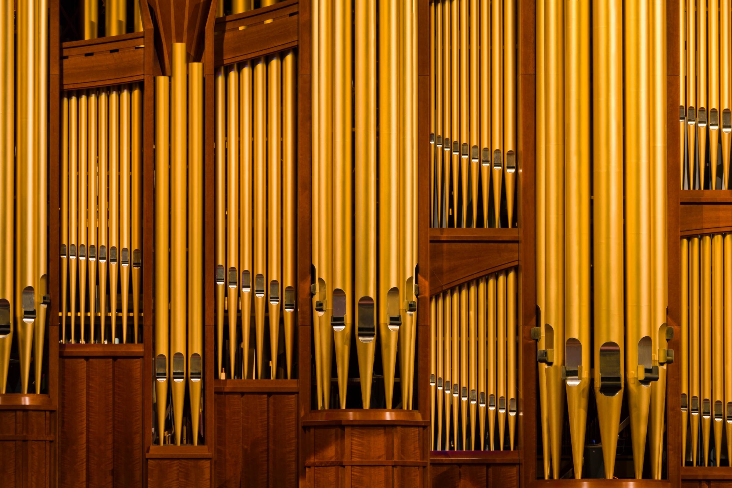 2400x1600 Conference Center Organ Pipes, Desktop